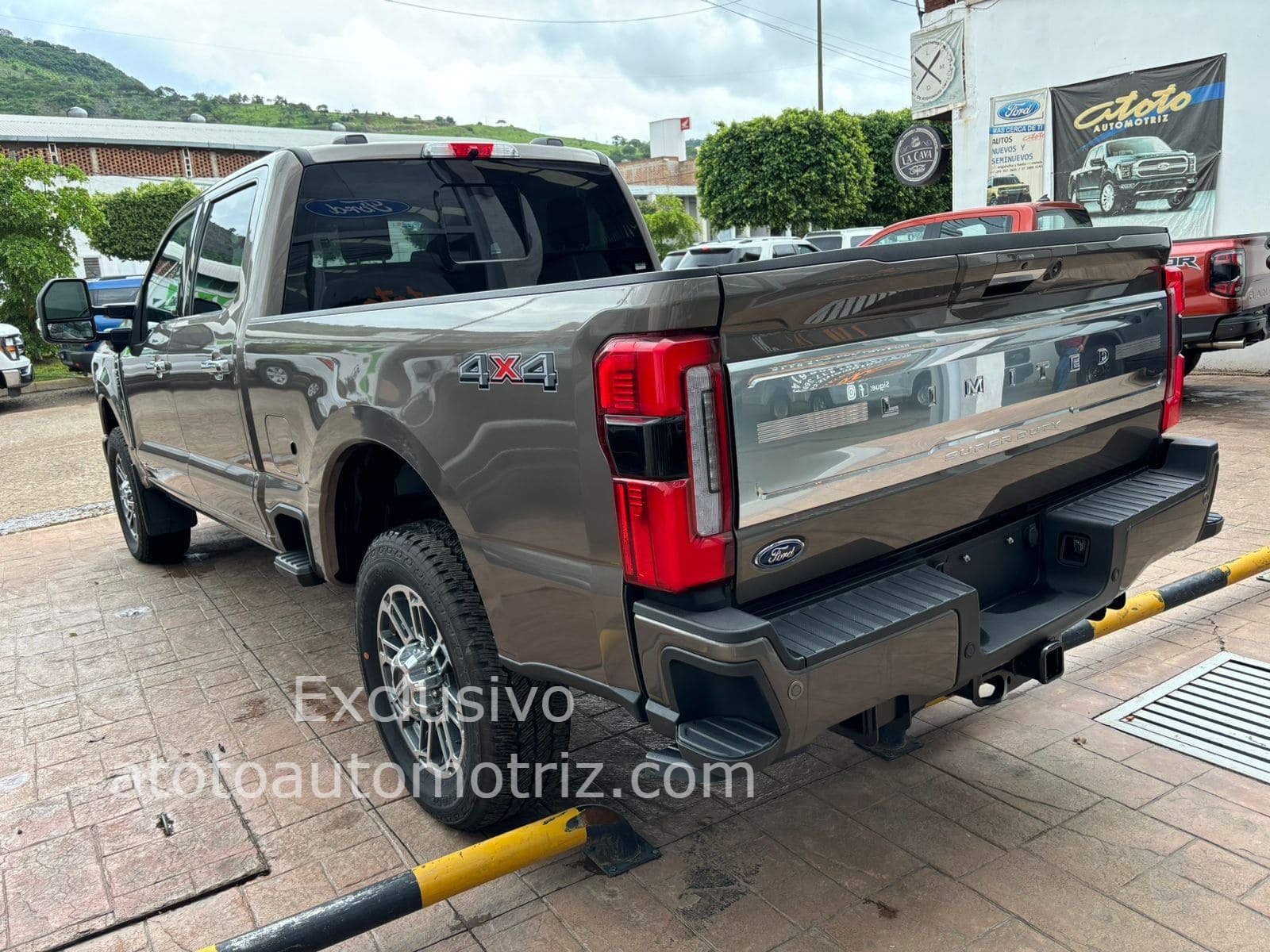 Ford F250 2023 Súper Duty LIMITED Diesel Automático Gris