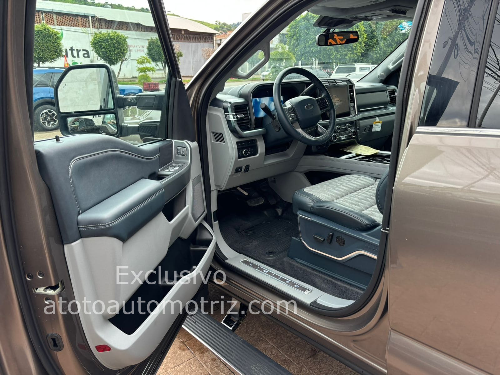 Ford F250 2023 Súper Duty LIMITED Diesel Automático Gris