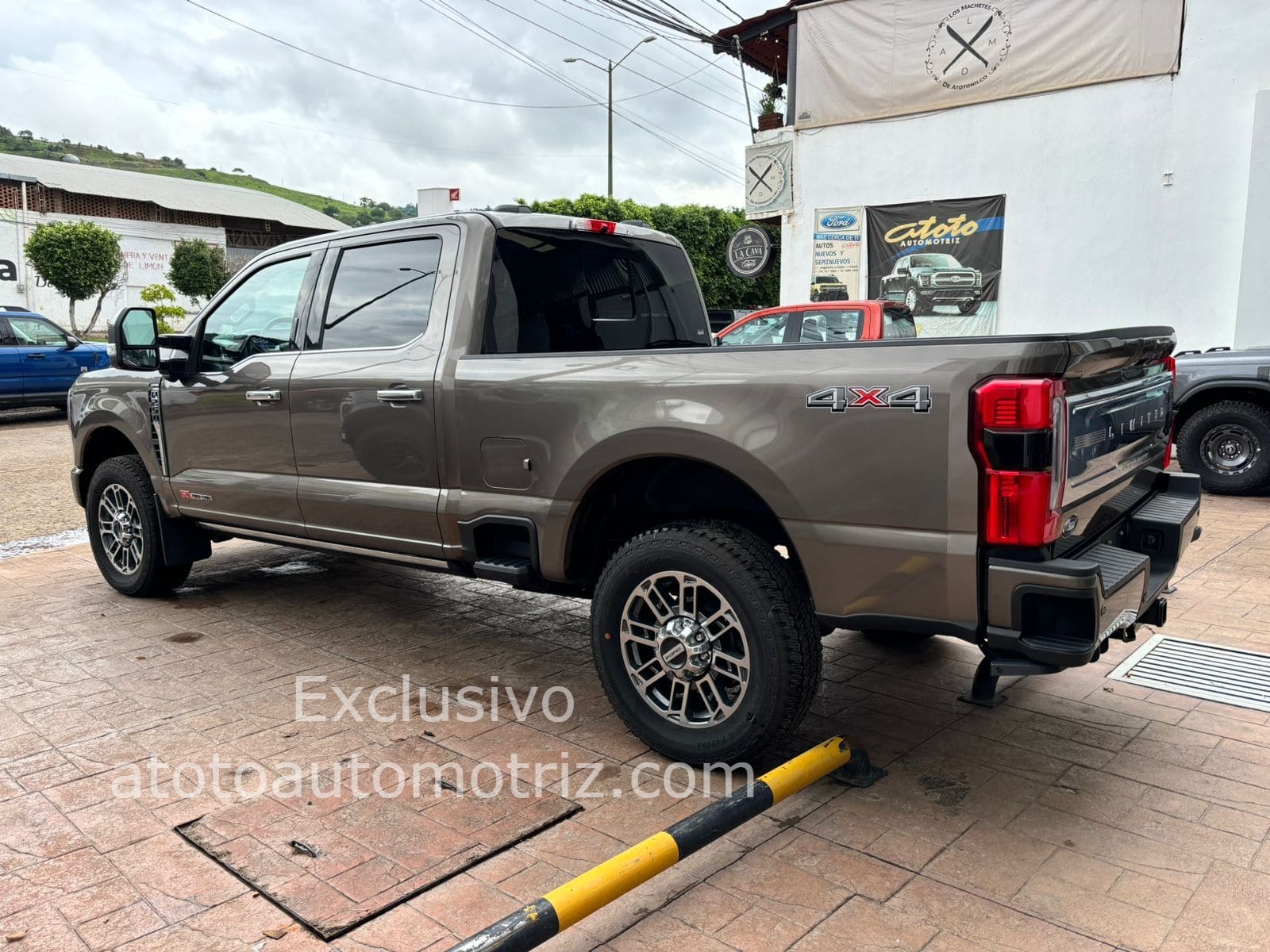 Ford F250 2023 Súper Duty LIMITED Diesel Automático Gris