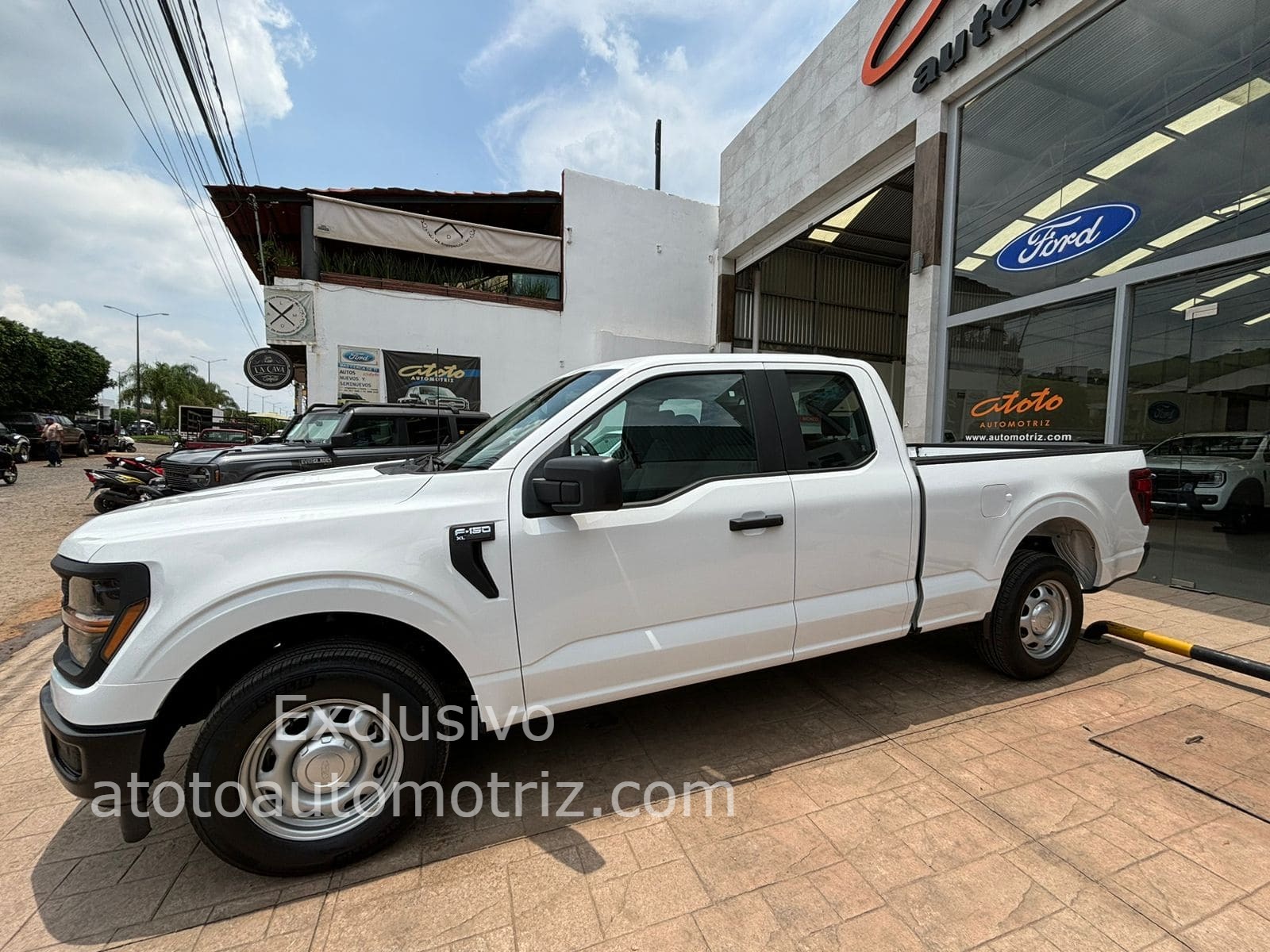 Ford F150 2024 XL V6 Automático Blanco
