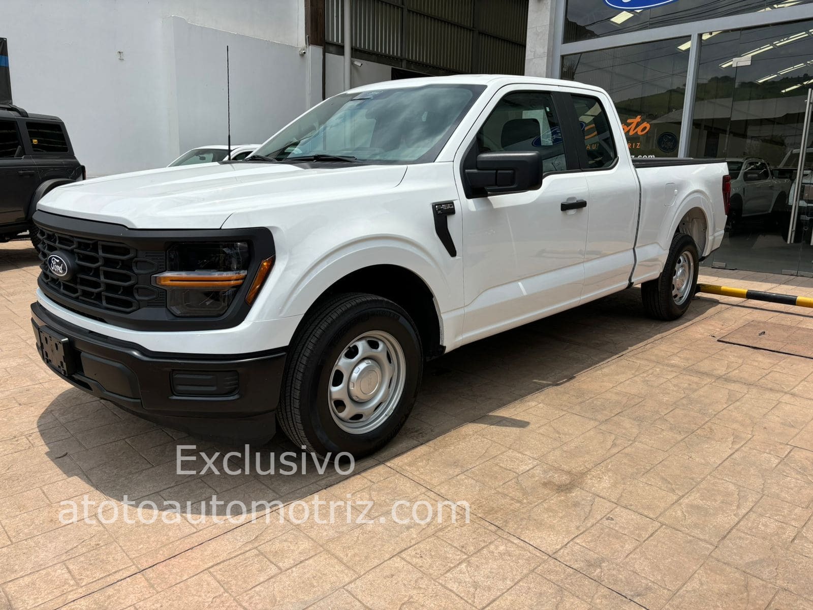 Ford F150 2024 XL V6 Automático Blanco