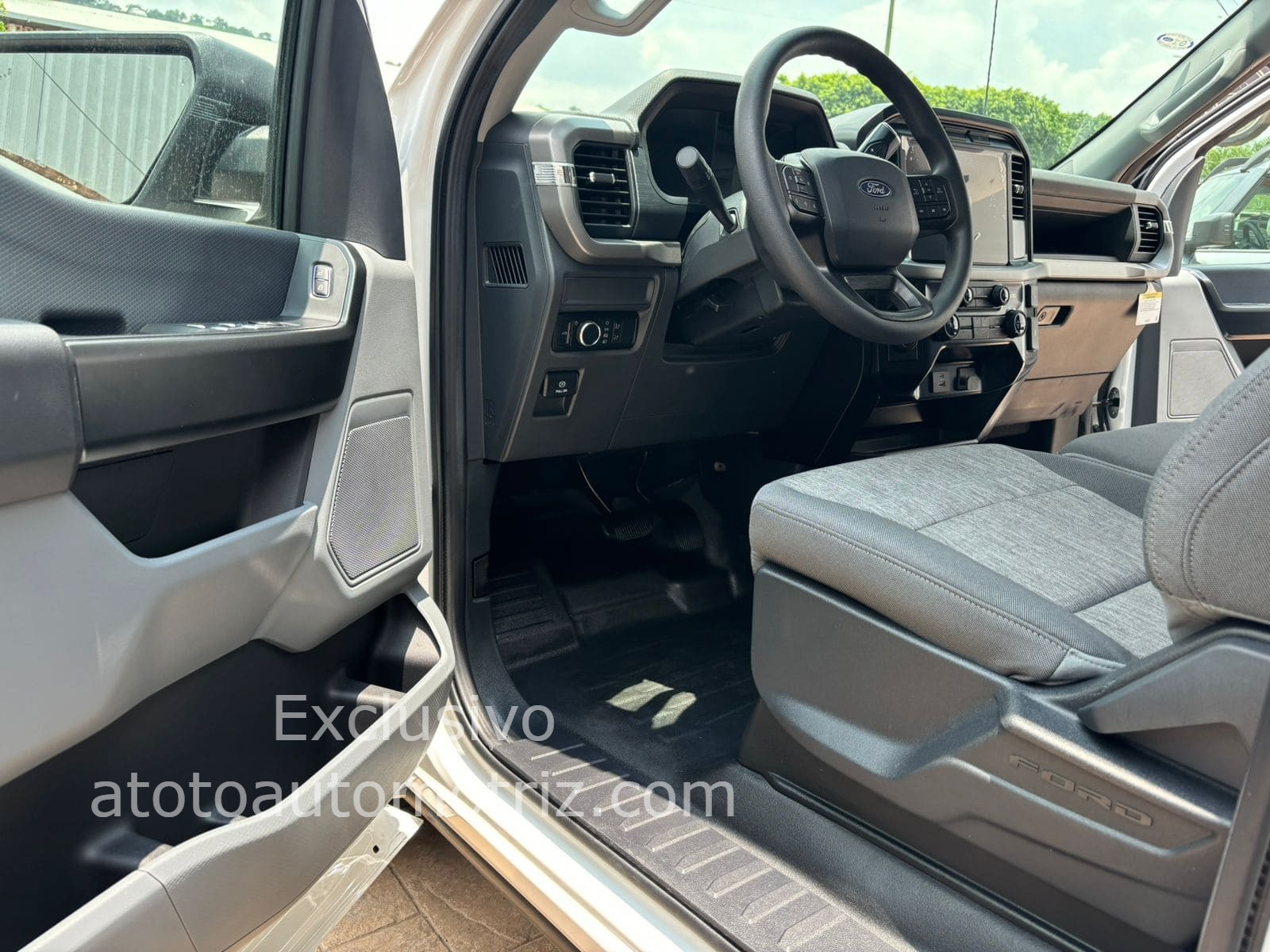 Ford F150 2024 XL V6 Automático Blanco