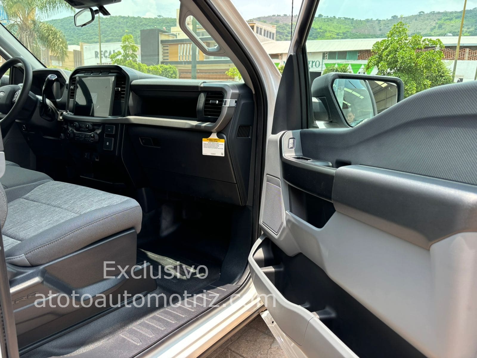 Ford F150 2024 XL V6 Automático Blanco