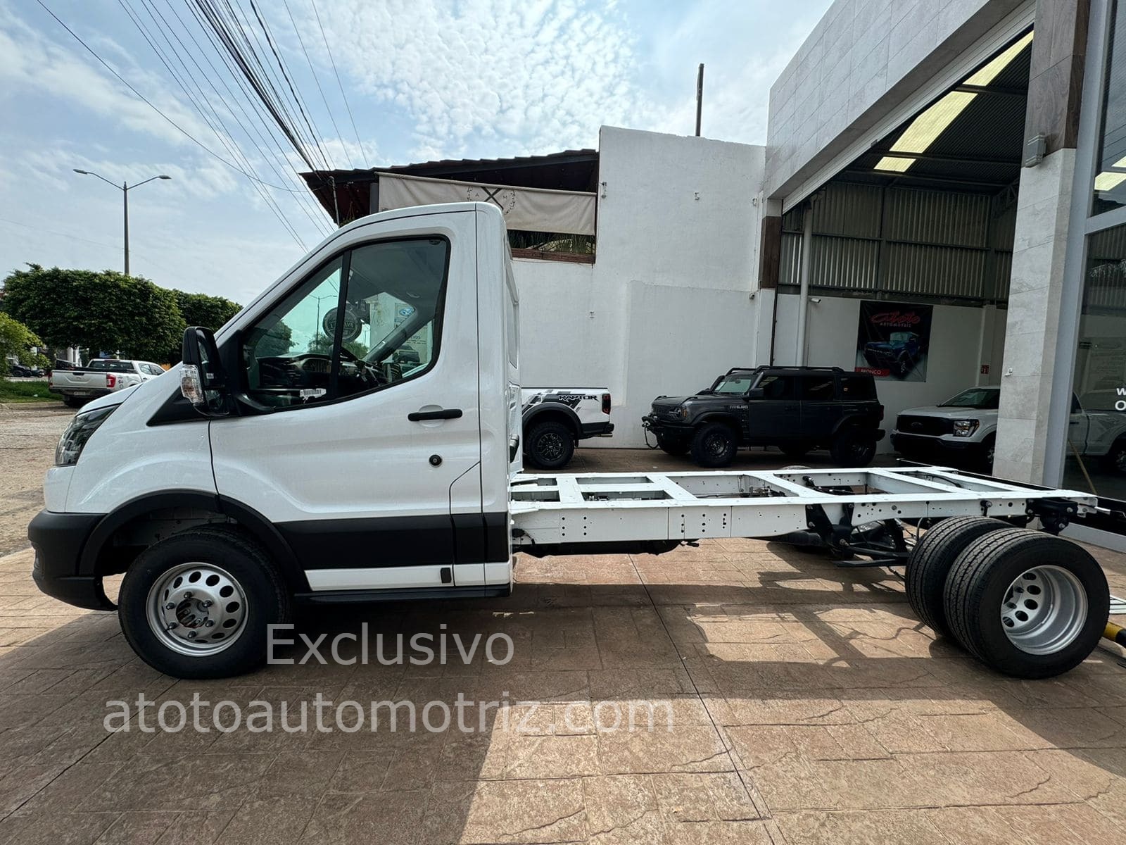 Ford Transit 2025 Chasis Cabina Manual Blanco