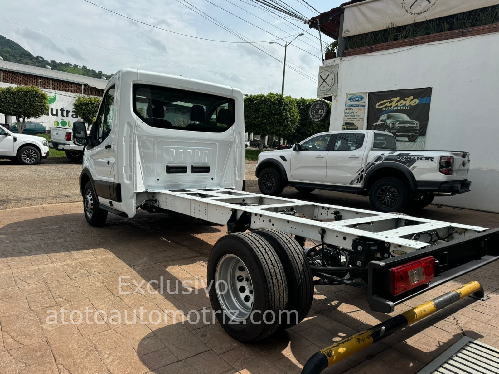 Ford Transit 2025 Chasis Cabina Manual Blanco