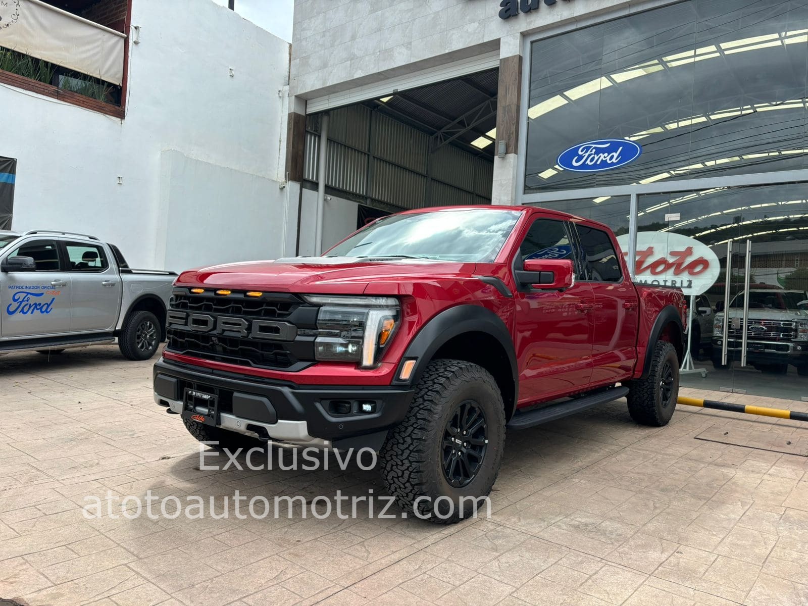 Ford Lobo 2024 Raptor Automático Rojo