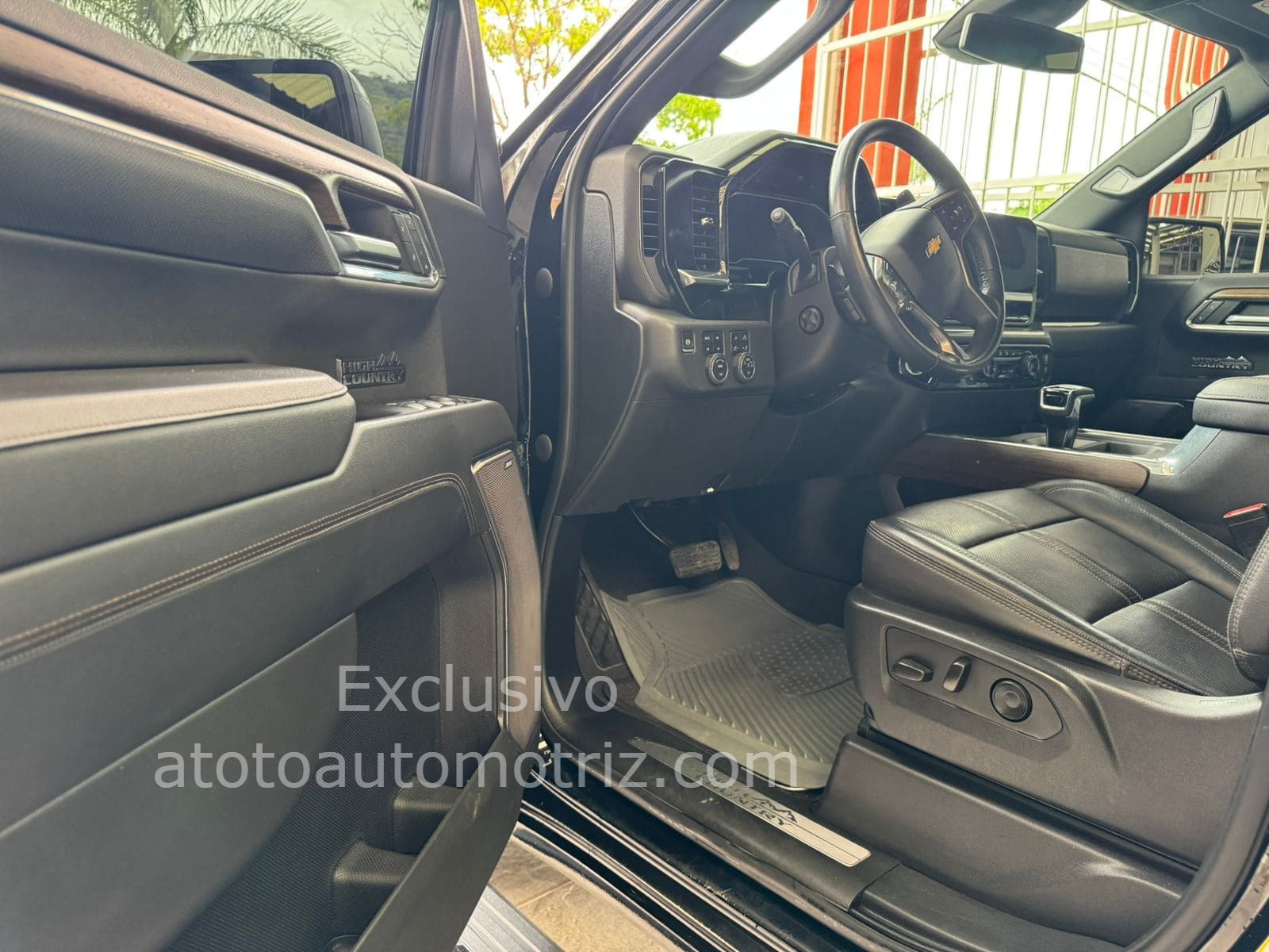 Chevrolet Cheyenne 2023 High Country Automático Negro