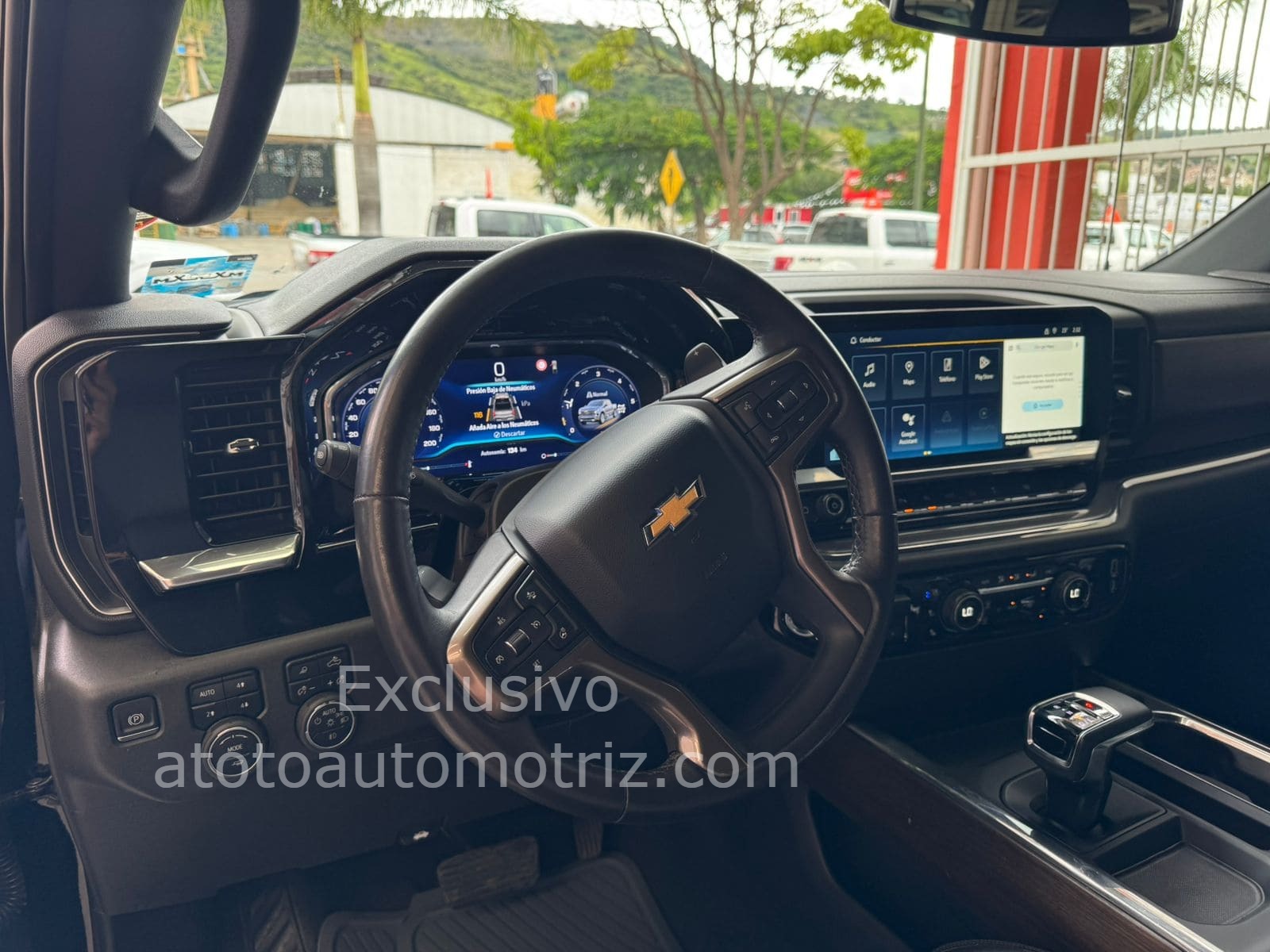 Chevrolet Cheyenne 2023 High Country Automático Negro