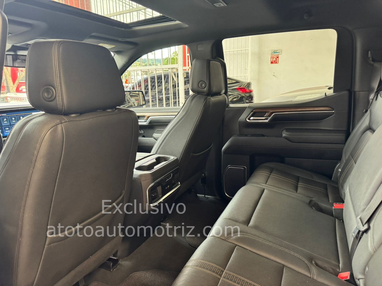 Chevrolet Cheyenne 2023 High Country Automático Negro