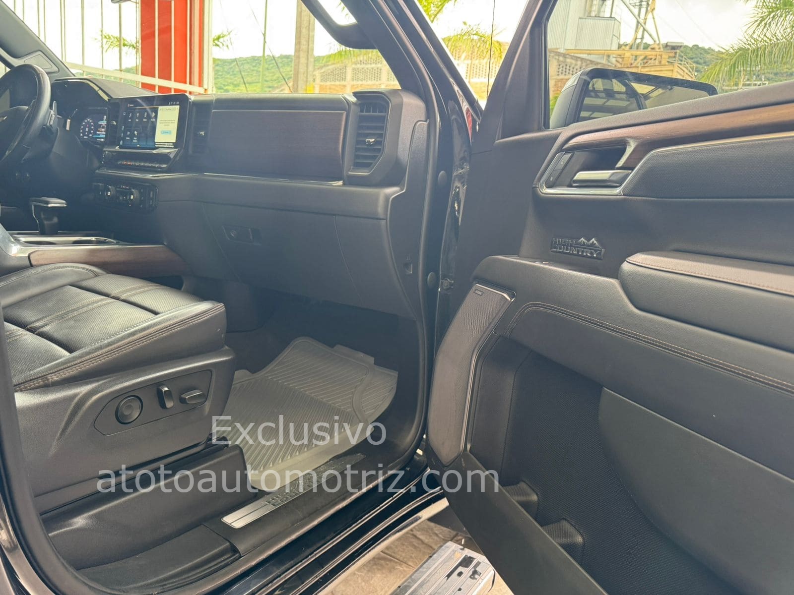 Chevrolet Cheyenne 2023 High Country Automático Negro