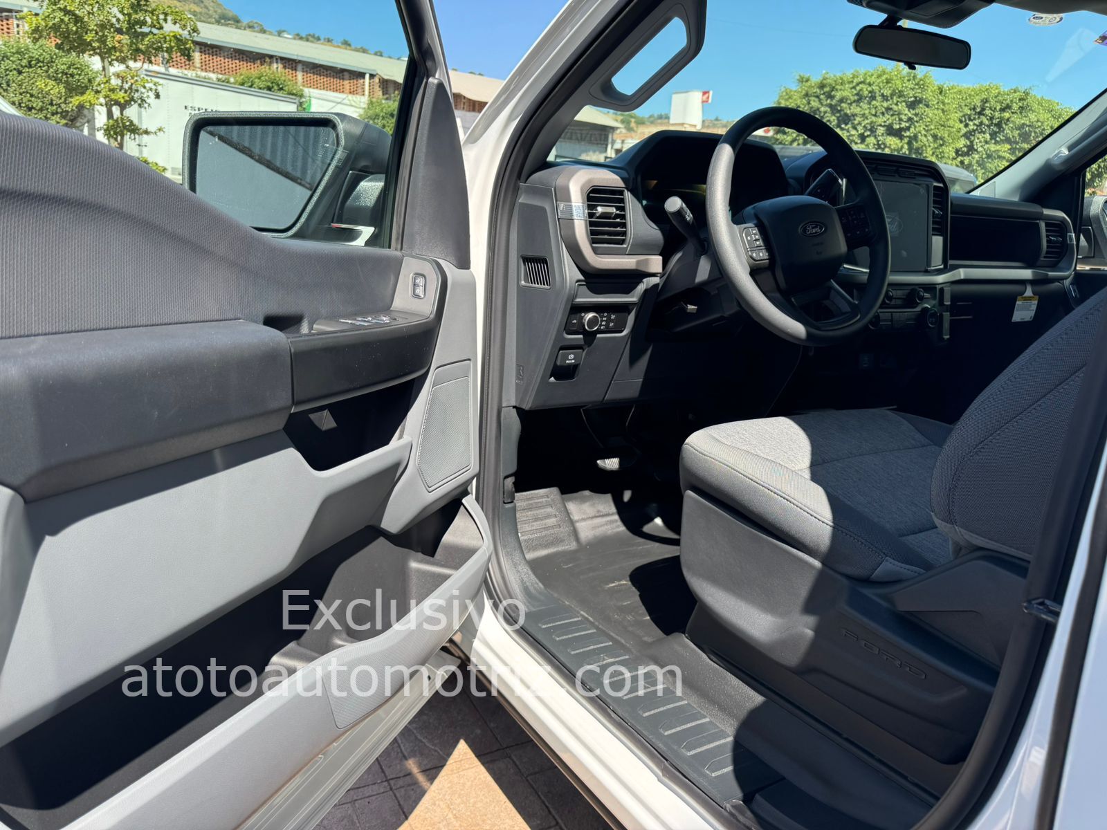 Ford F150 2024 4x2 V6 Automático Blanco