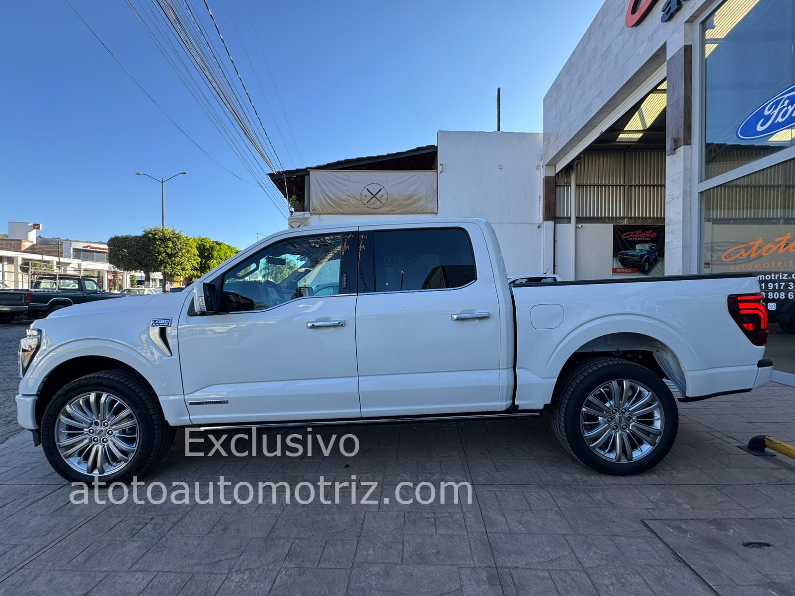 Ford Lobo 2025 Platinum Plus HIbrida Automático Blanco