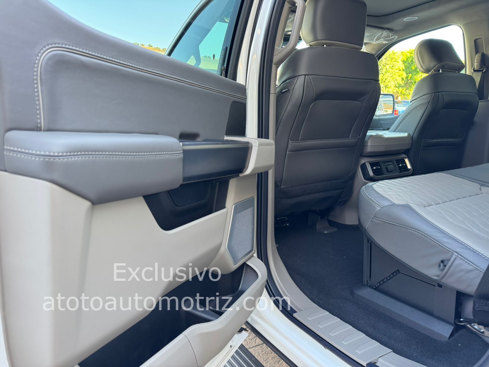 Ford Lobo 2025 Platinum Plus HIbrida Automático Blanco