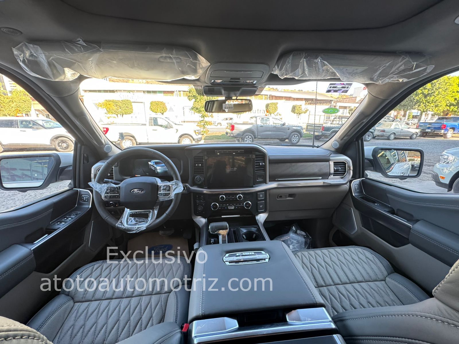 Ford Lobo 2025 Platinum Plus HIbrida Automático Blanco