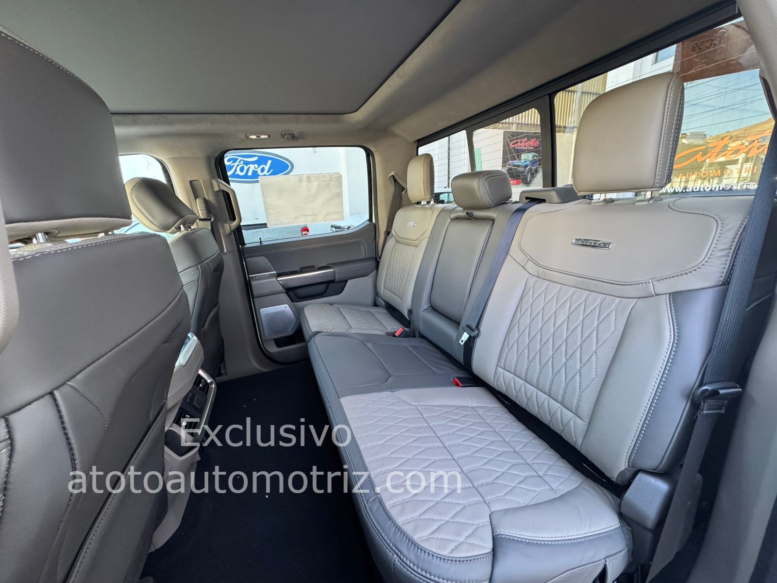 Ford Lobo 2025 Platinum Plus HIbrida Automático Blanco
