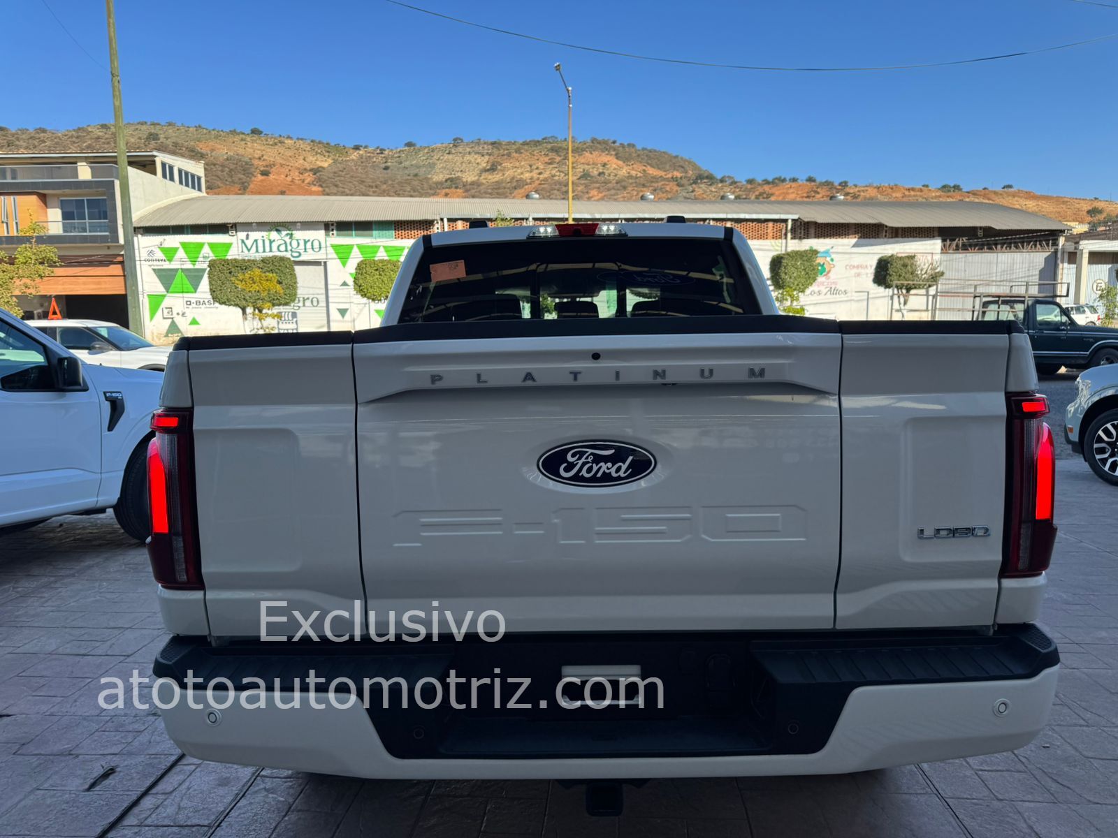 Ford Lobo 2025 Platinum Plus HIbrida Automático Blanco