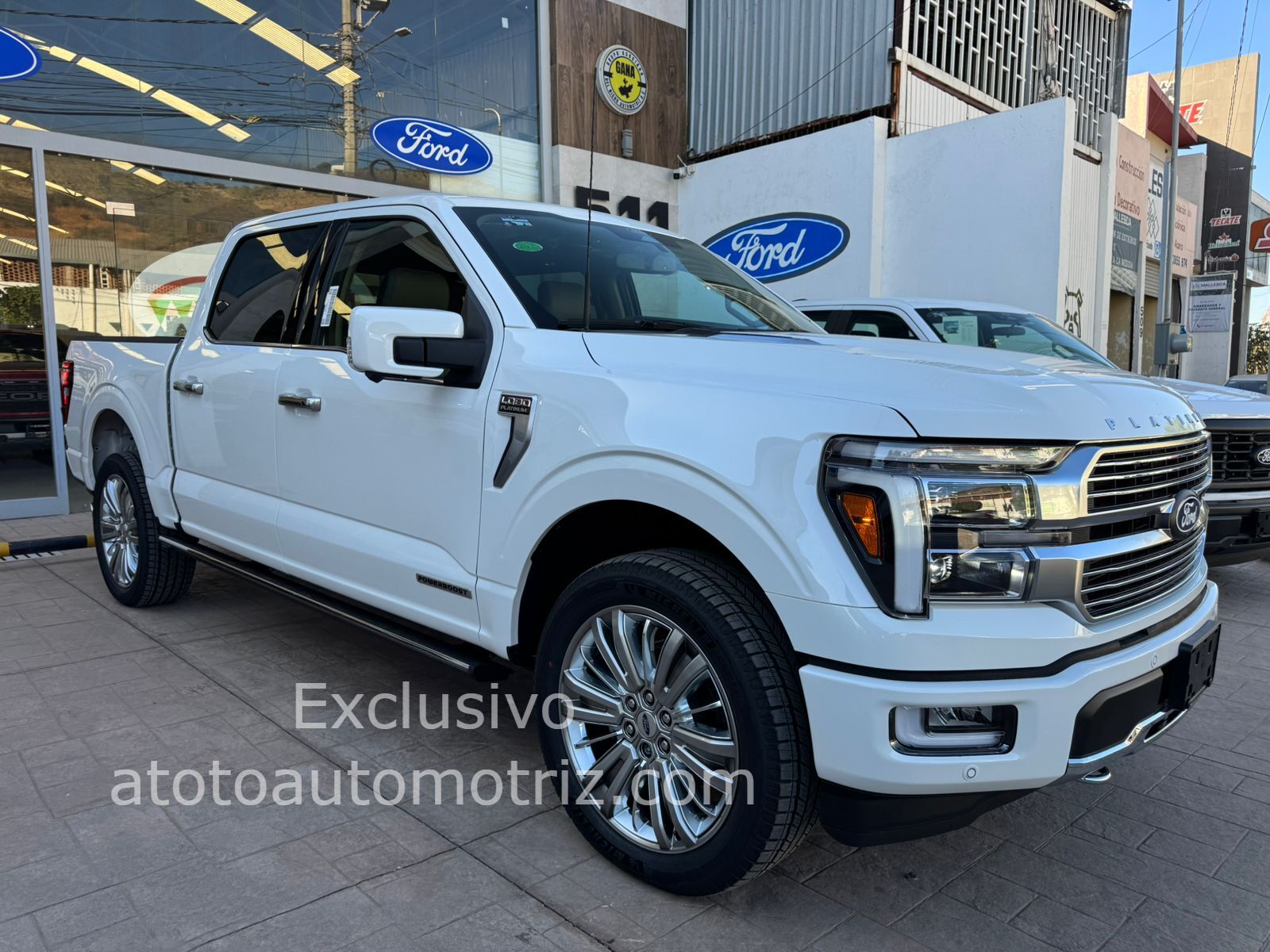 Ford Lobo 2025 Platinum Plus HIbrida Automático Blanco