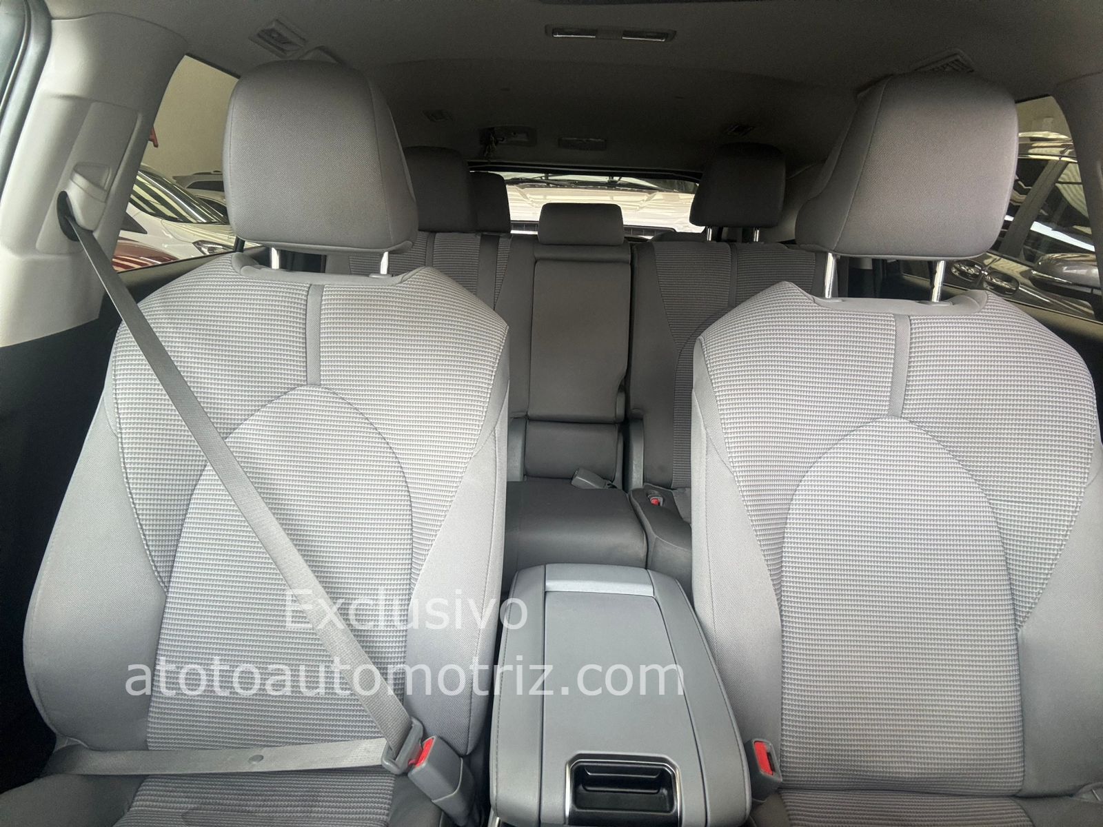 Toyota Highlander 2023 Le Automático Plata