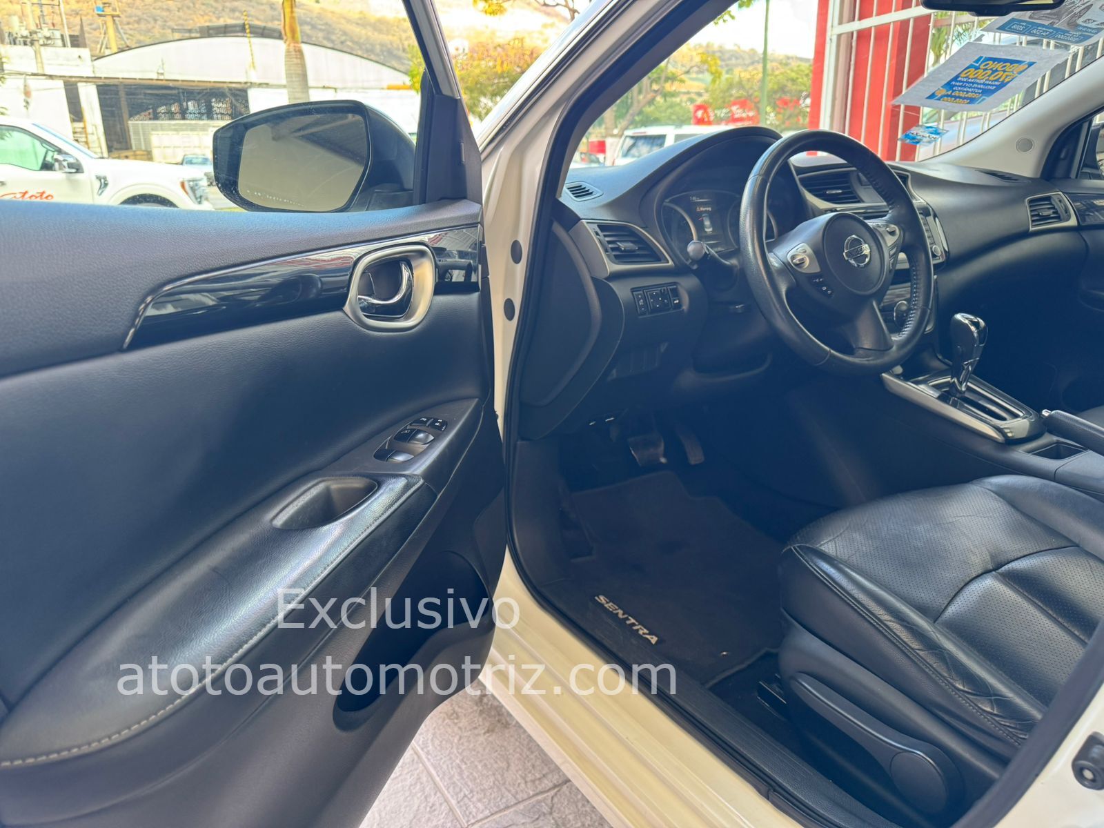 Nissan Sentra 2018 Exclusive CVT Navi Automático Blanco
