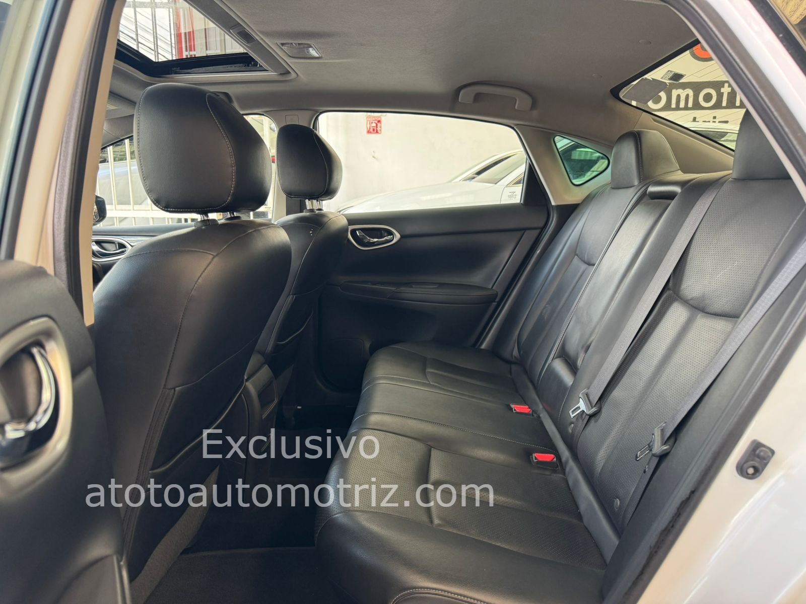 Nissan Sentra 2018 Exclusive CVT Navi Automático Blanco
