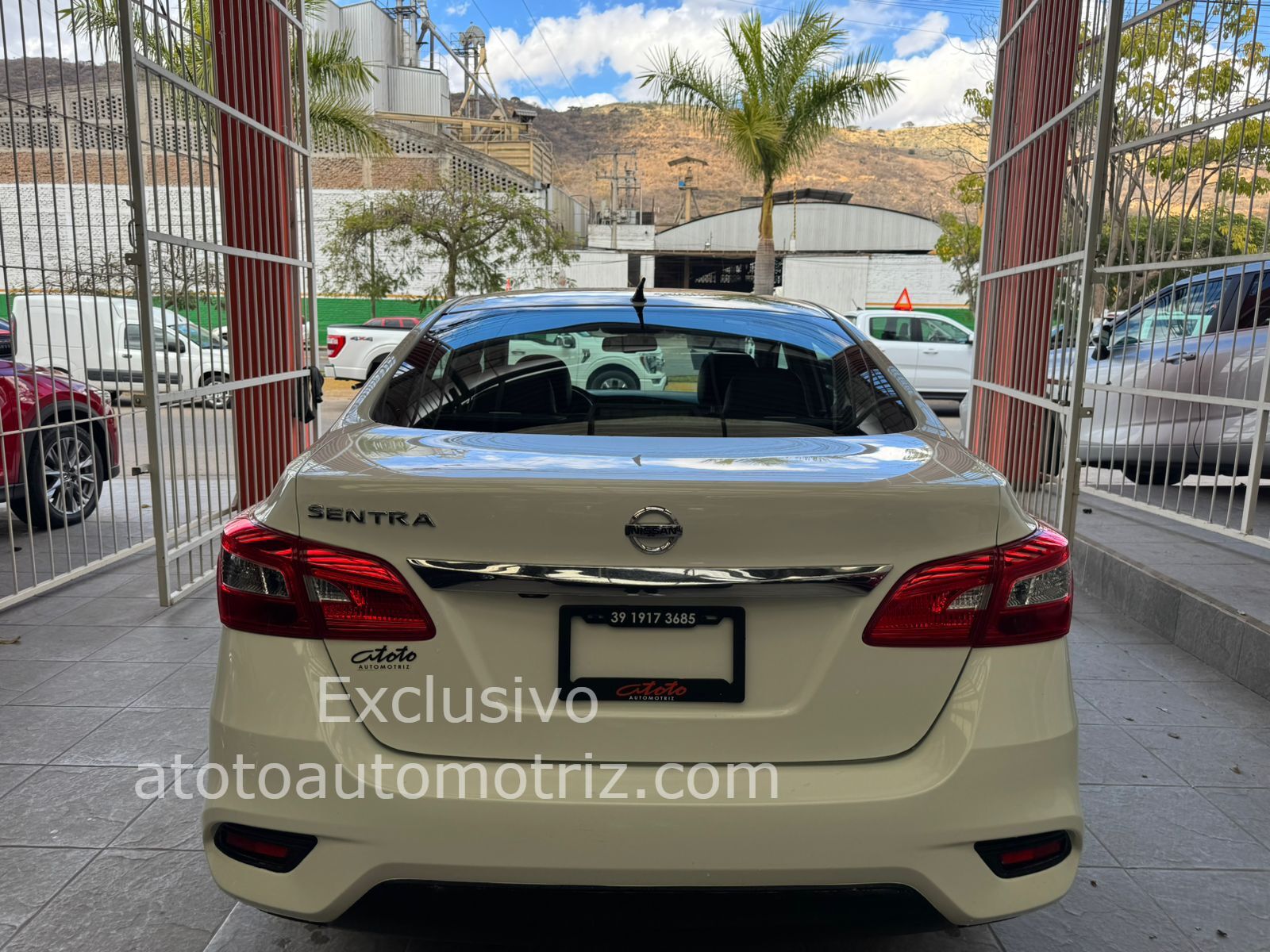 Nissan Sentra 2018 Exclusive CVT Navi Automático Blanco