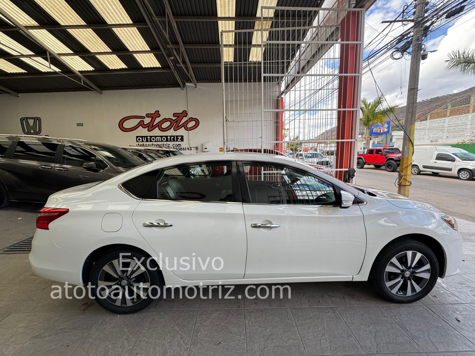 Nissan Sentra 2018 Exclusive CVT Navi Automático Blanco