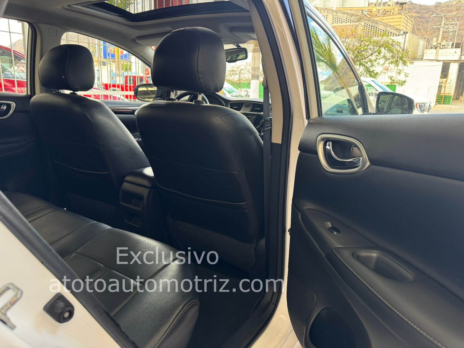 Nissan Sentra 2018 Exclusive CVT Navi Automático Blanco