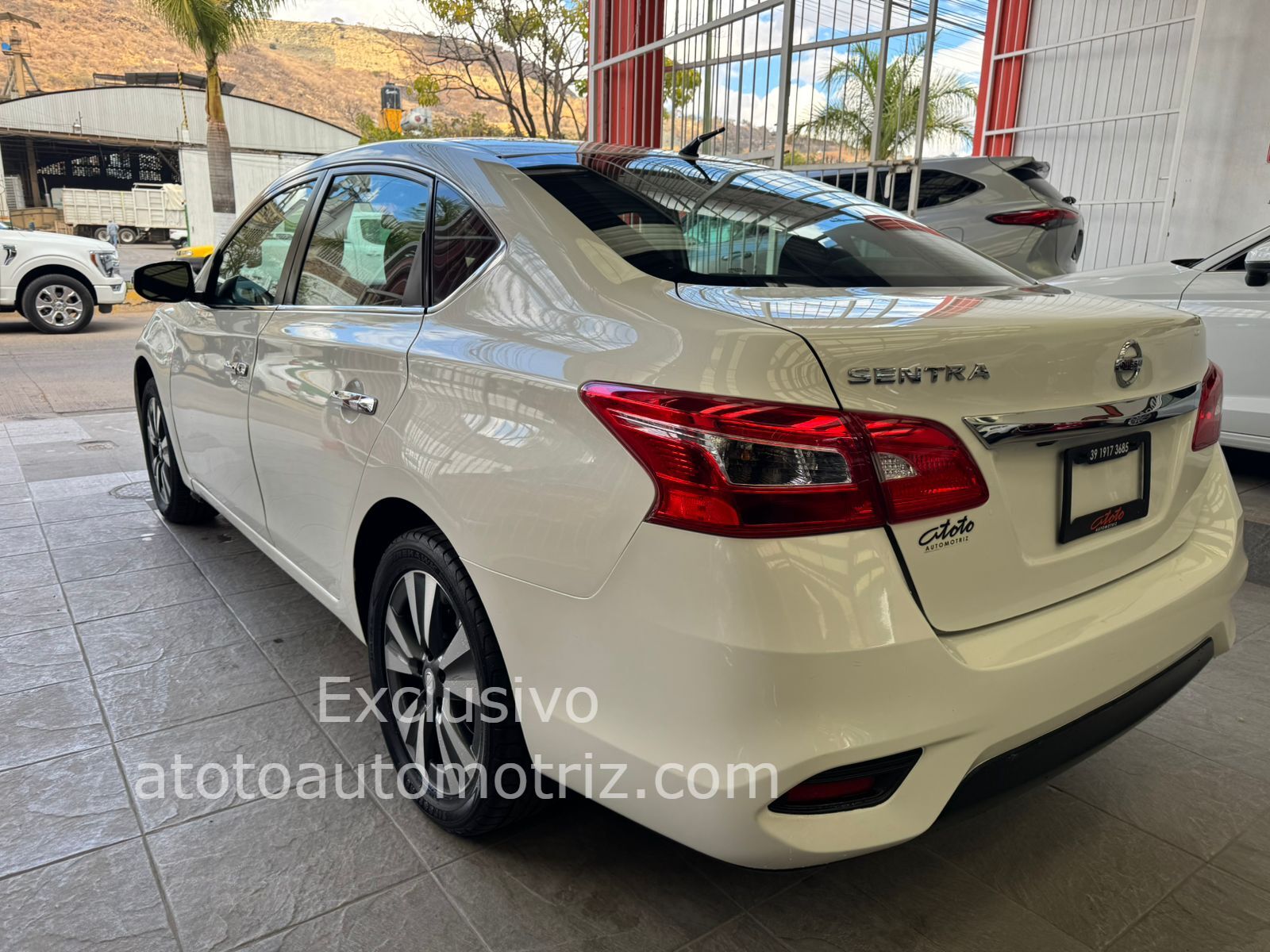 Nissan Sentra 2018 Exclusive CVT Navi Automático Blanco