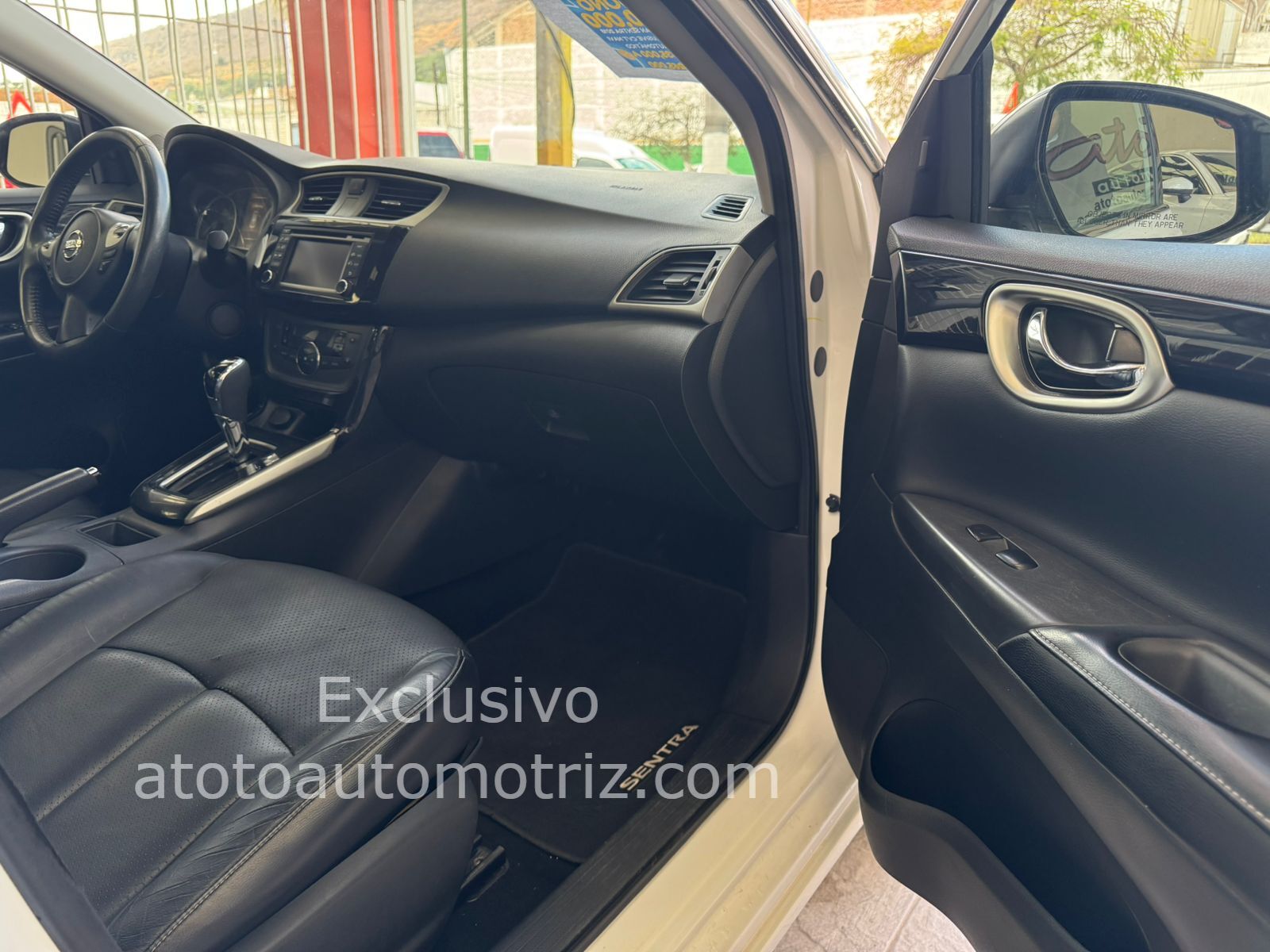 Nissan Sentra 2018 Exclusive CVT Navi Automático Blanco