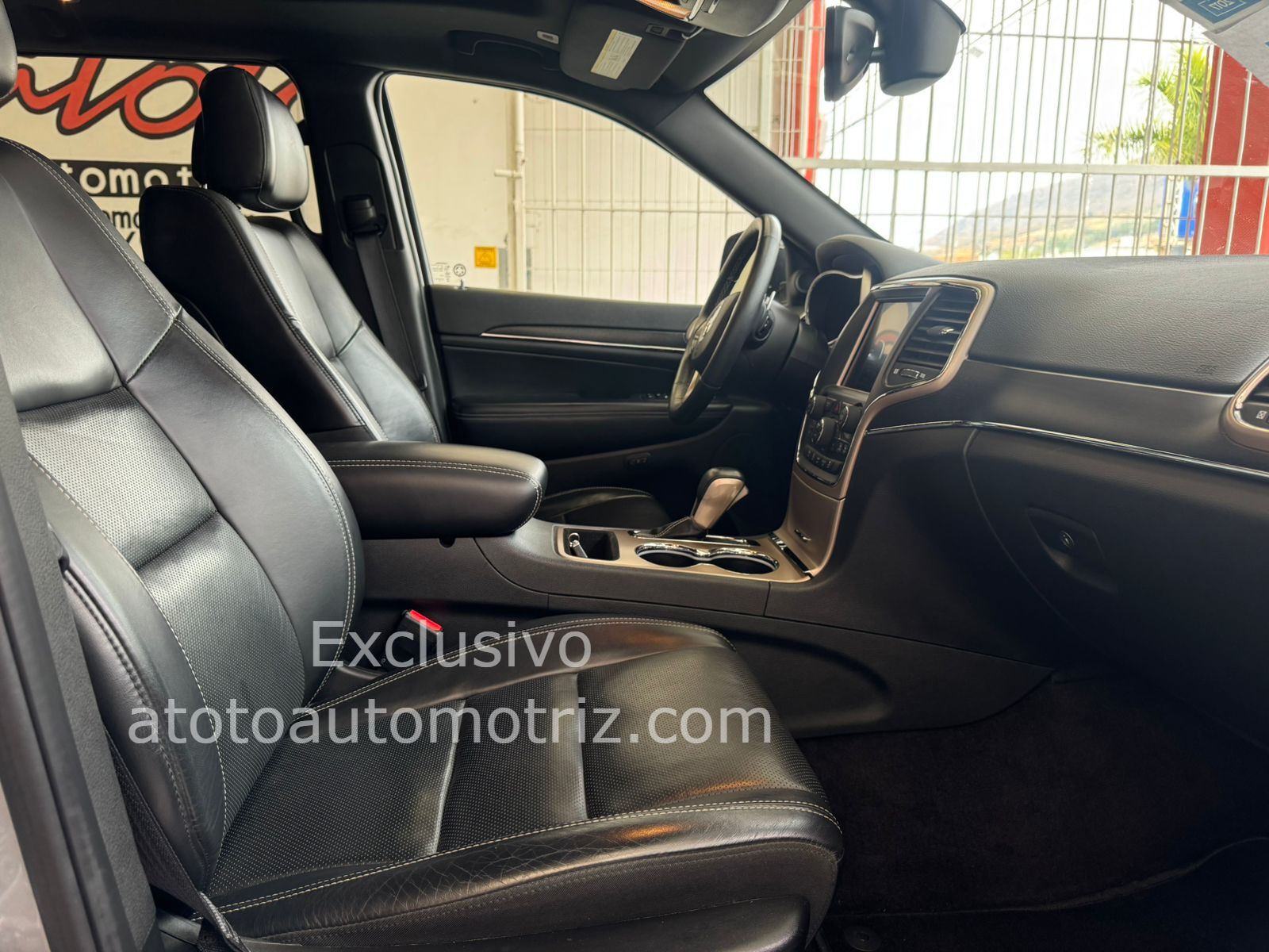 Jeep Grand Cherokee 2017 Limited Automático Plata