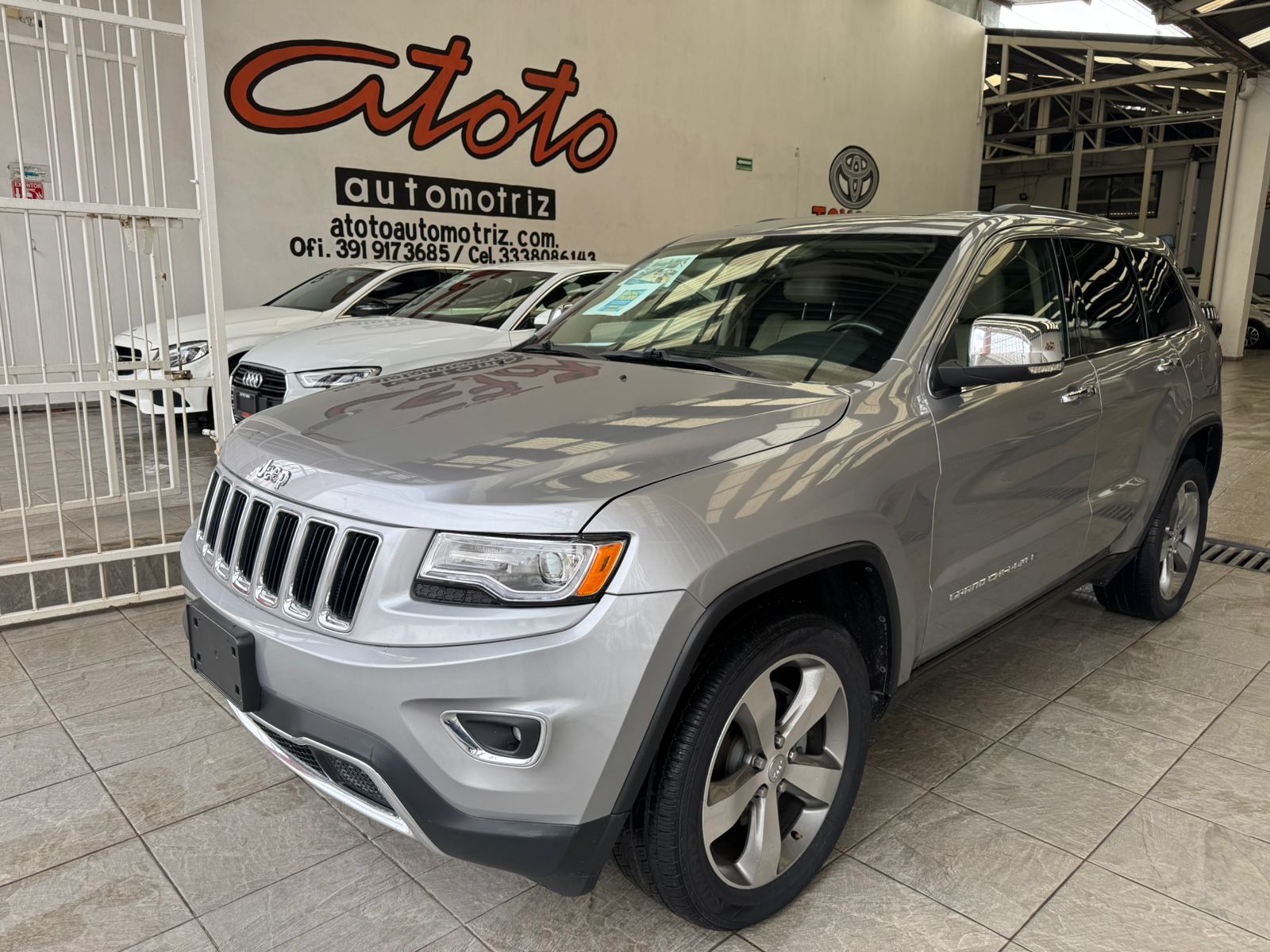 Jeep Grand Cherokee 2015 Limited Automático Plata