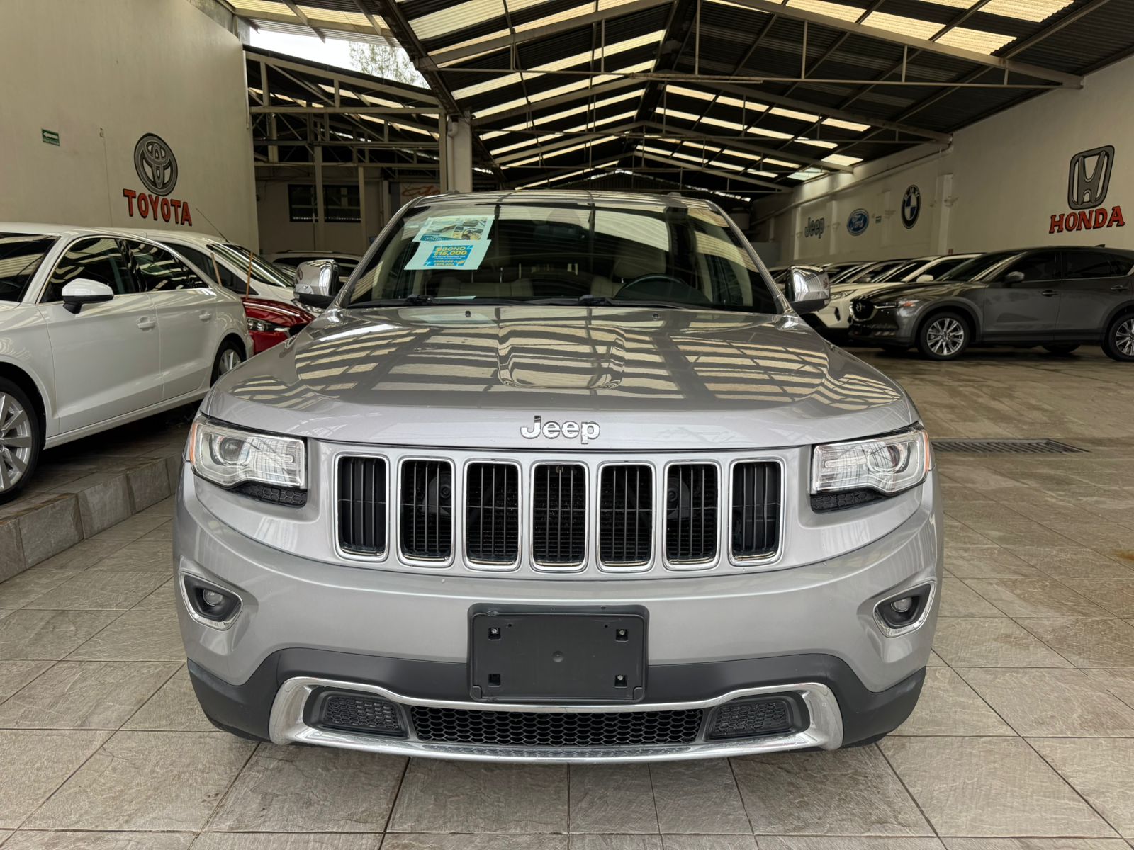 Jeep Grand Cherokee 2015 Limited Automático Plata