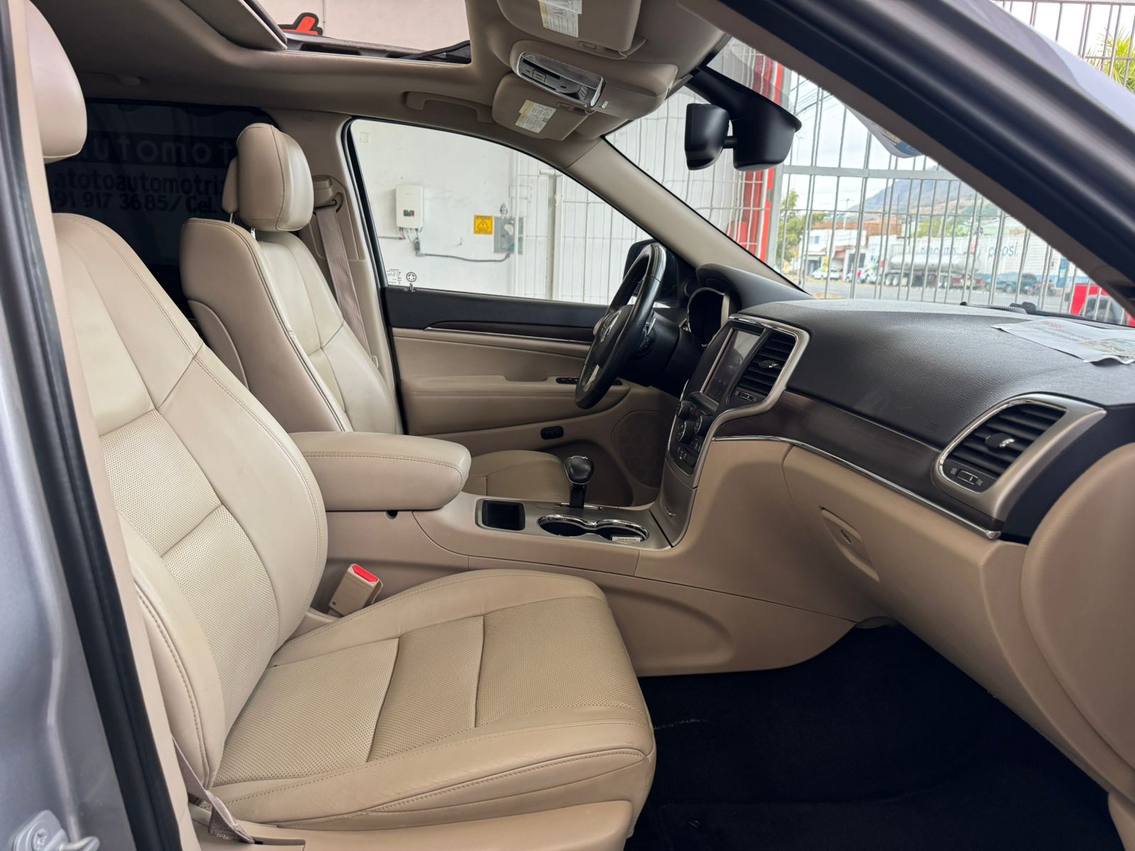 Jeep Grand Cherokee 2015 Limited Automático Plata