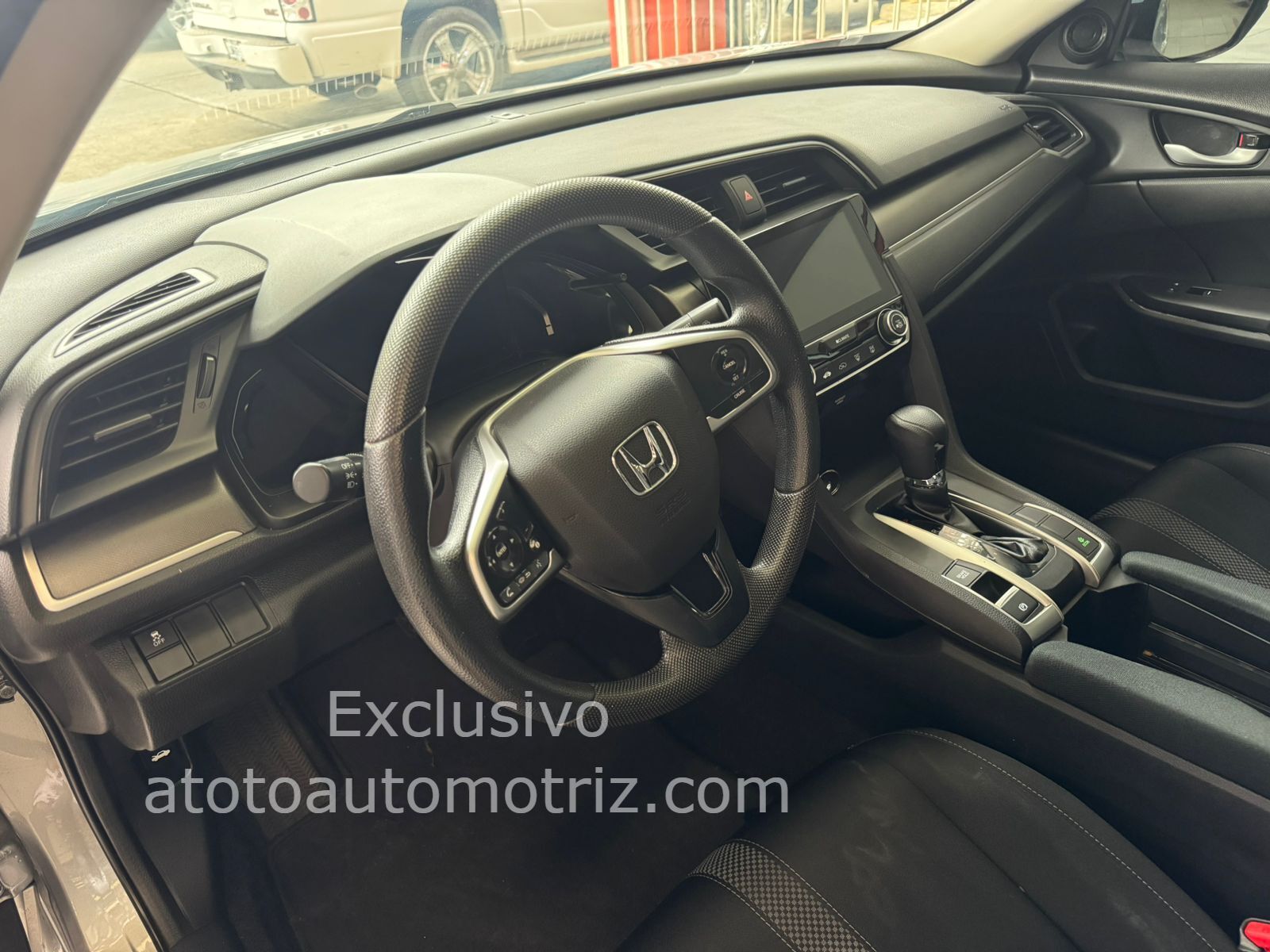 Honda Civic 2021 i-Style Automático Plata