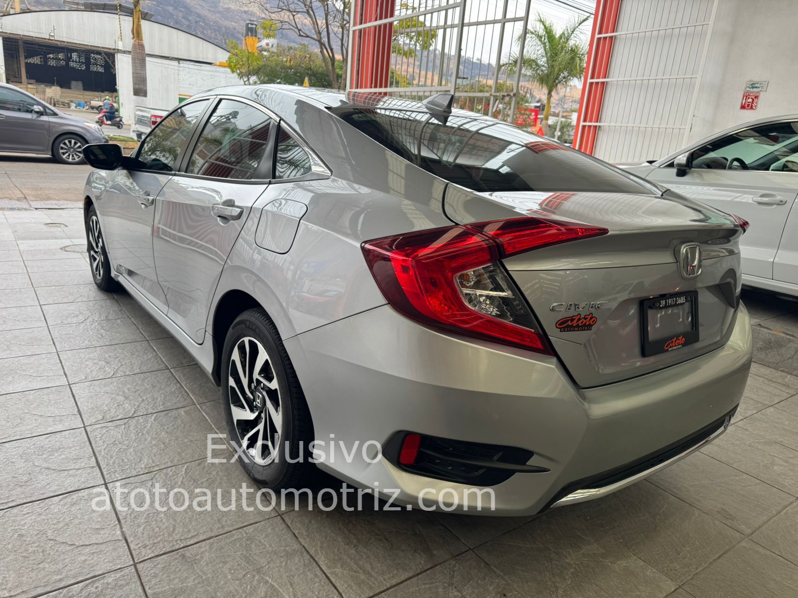 Honda Civic 2021 i-Style Automático Plata