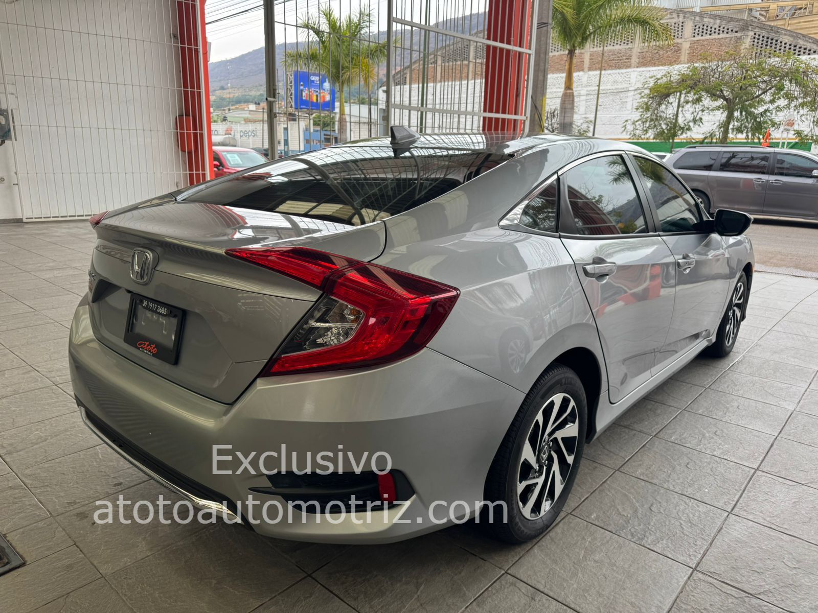 Honda Civic 2021 i-Style Automático Plata
