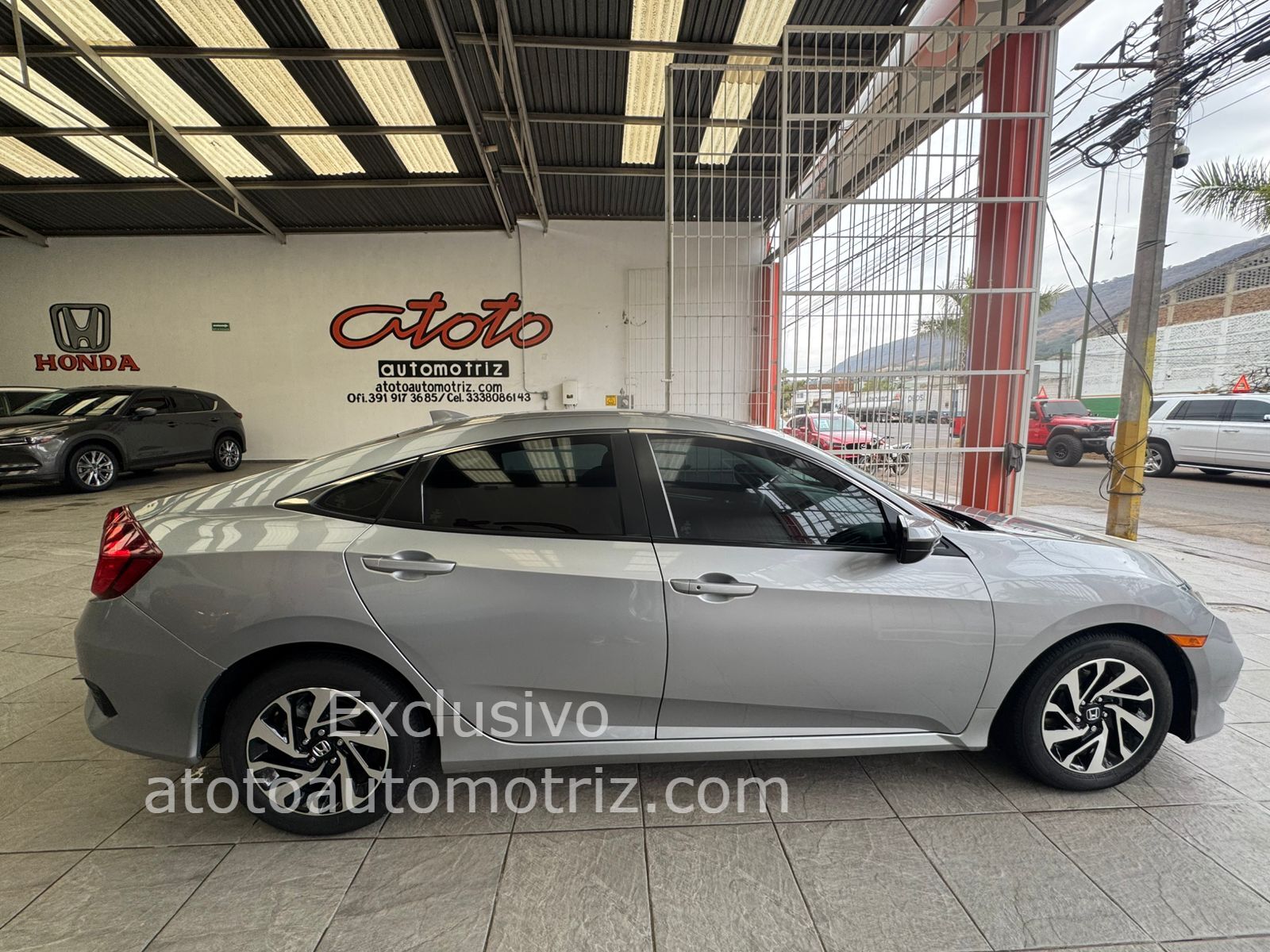 Honda Civic 2021 i-Style Automático Plata