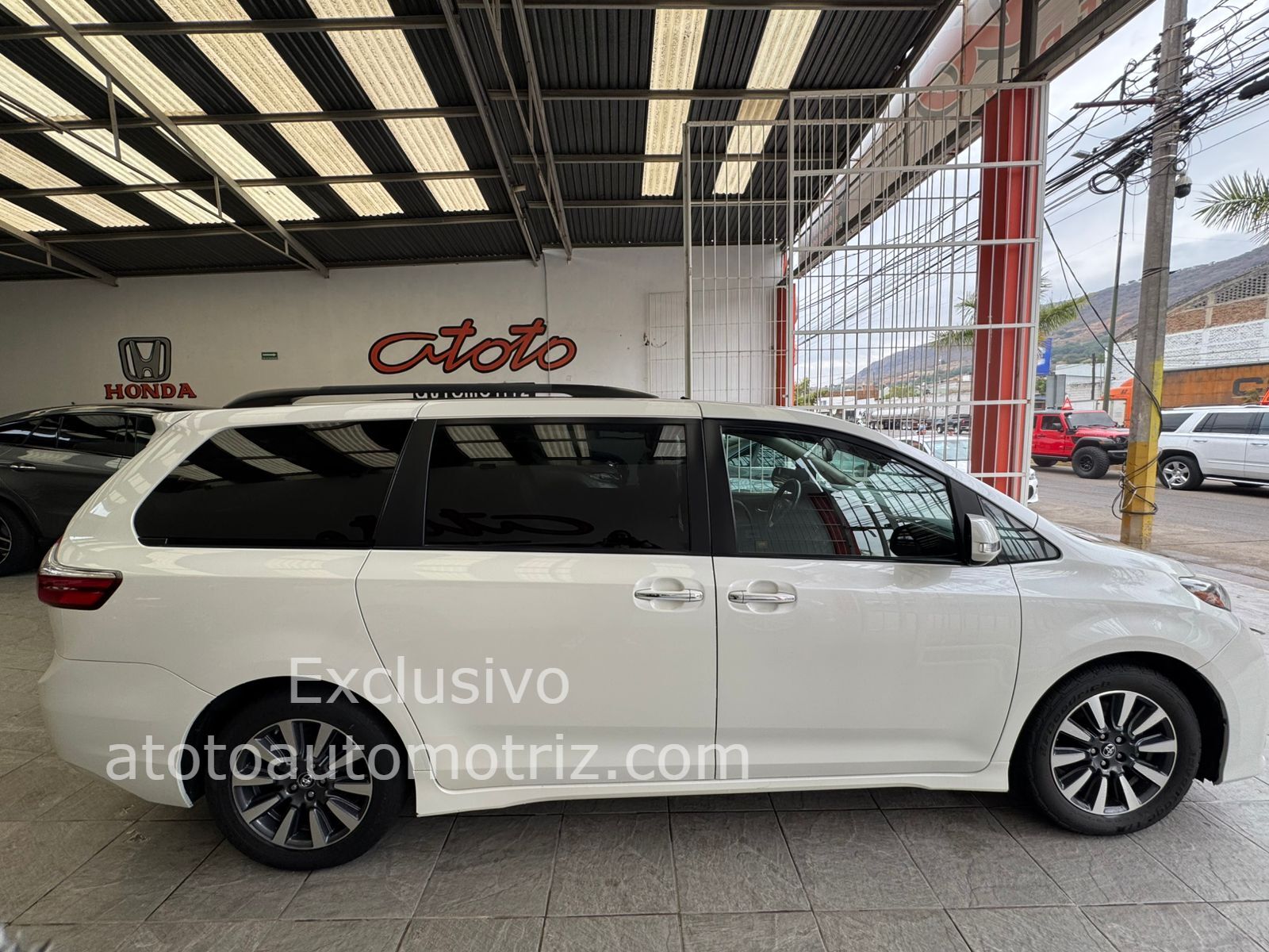 Toyota Sienna 2018 Límited Automático Blanco