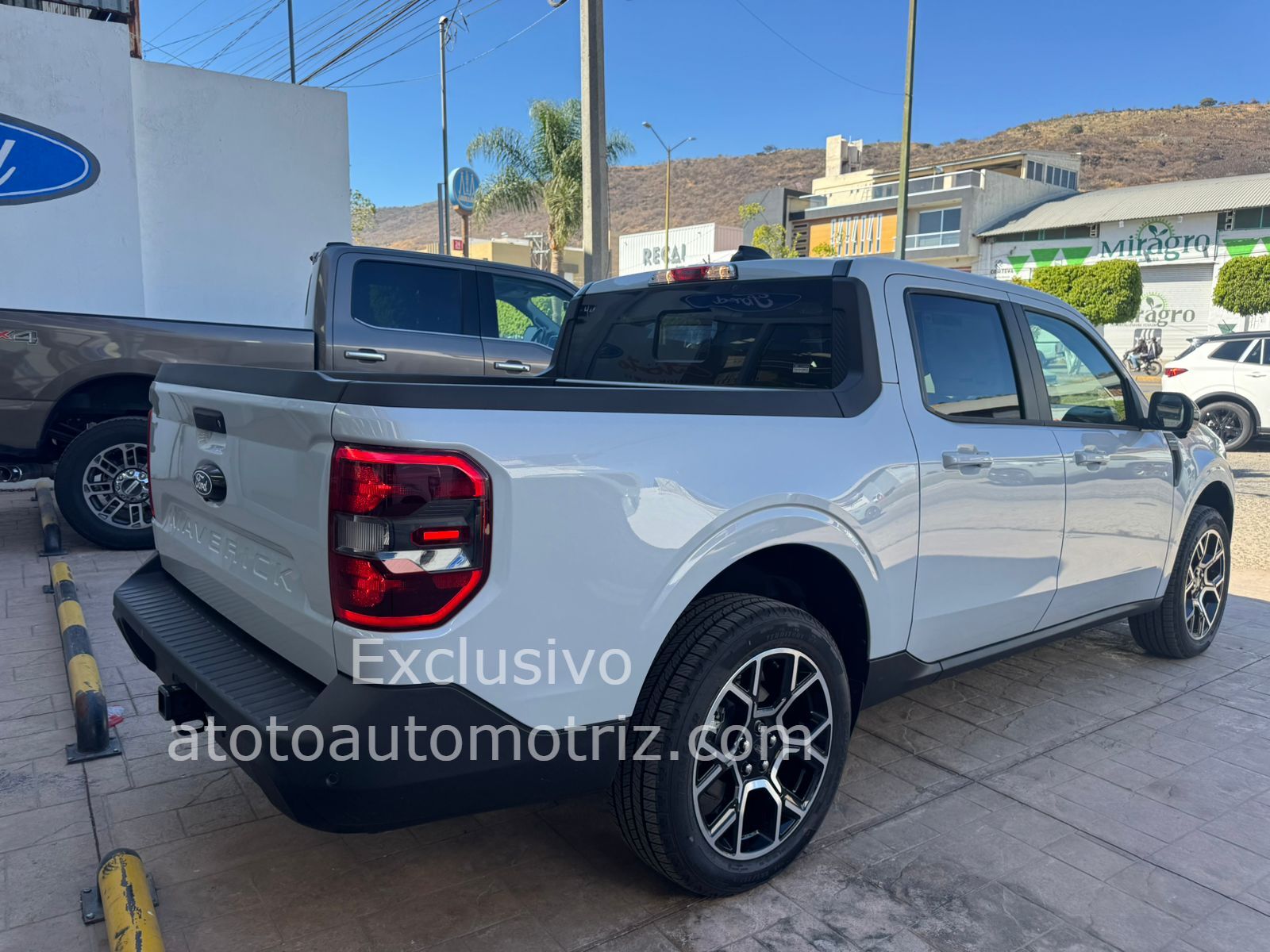 Ford Maverick 2025 Lariat Híbrida Automático Gris