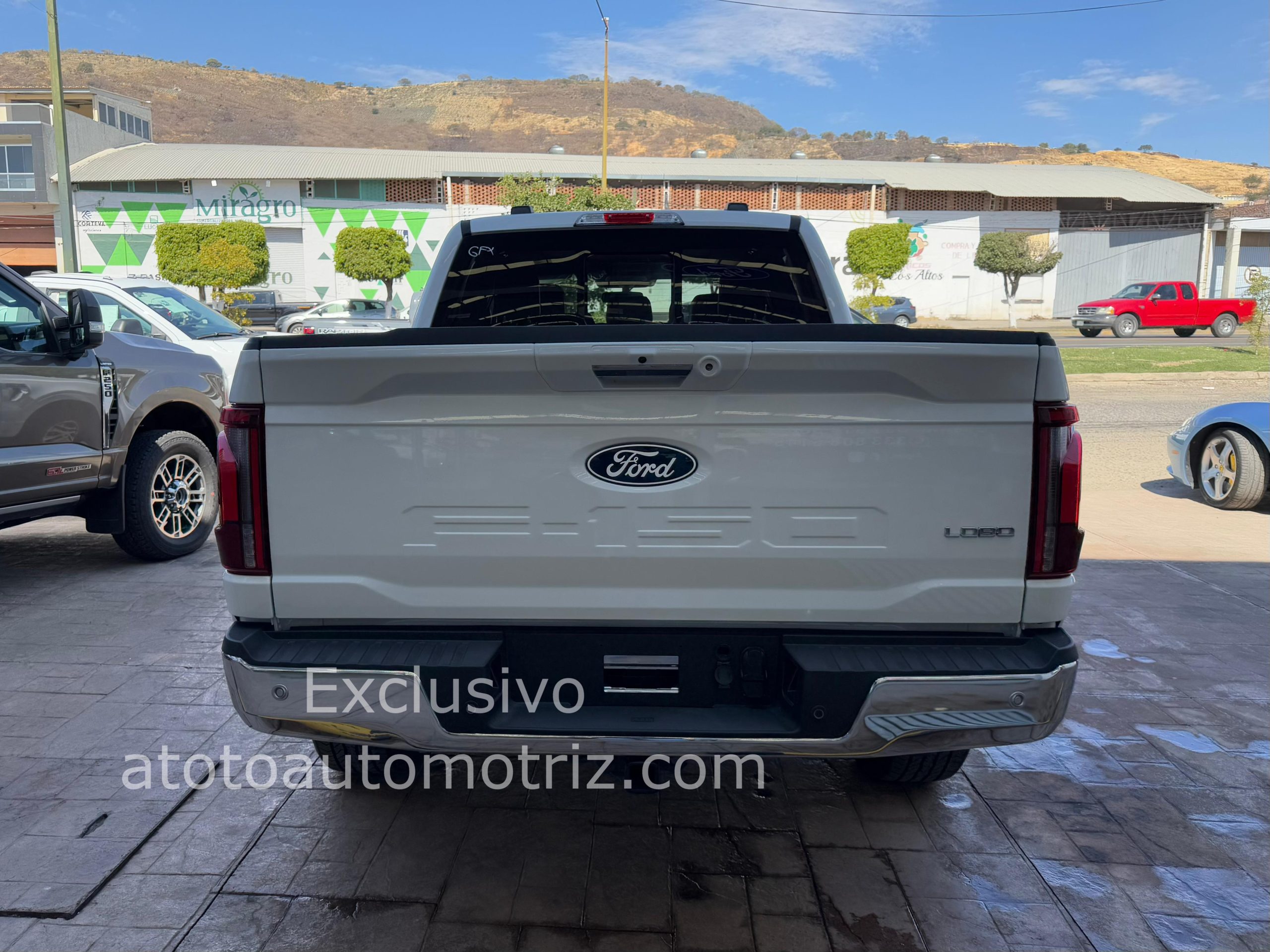 Ford Lobo 2025 Lariat Automático Blanco