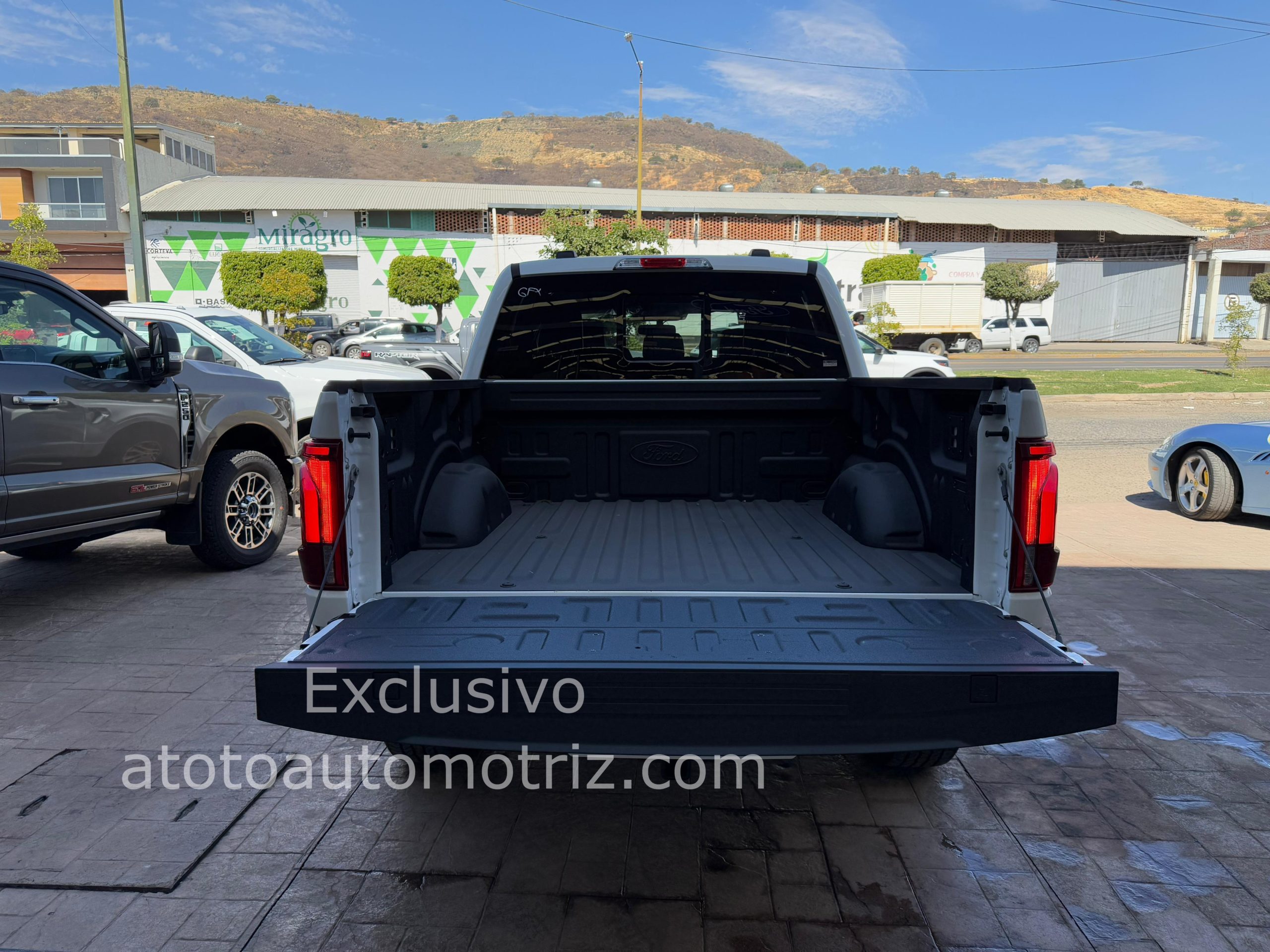 Ford Lobo 2025 Lariat Automático Blanco