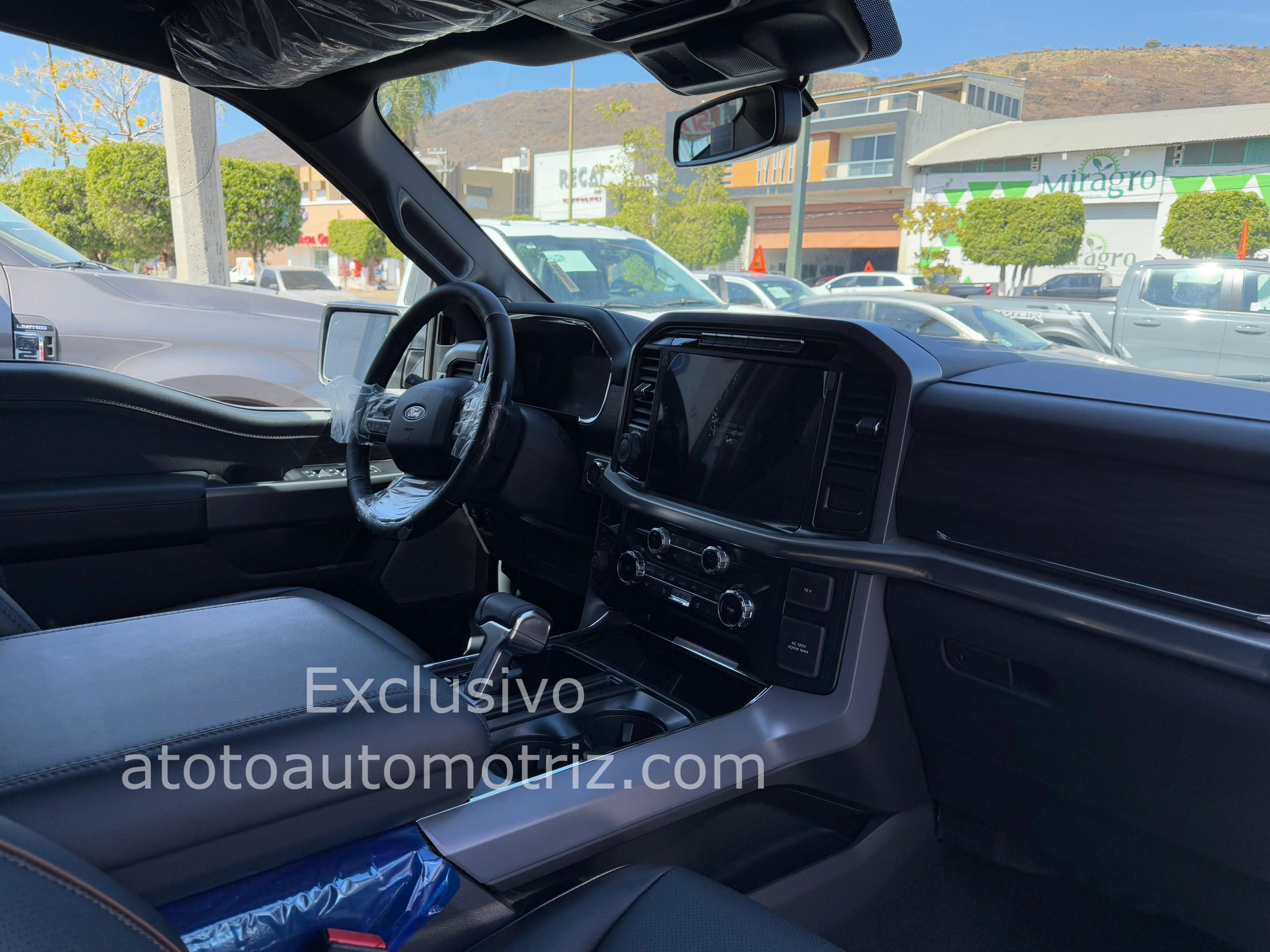 Ford Lobo 2025 Lariat Automático Blanco