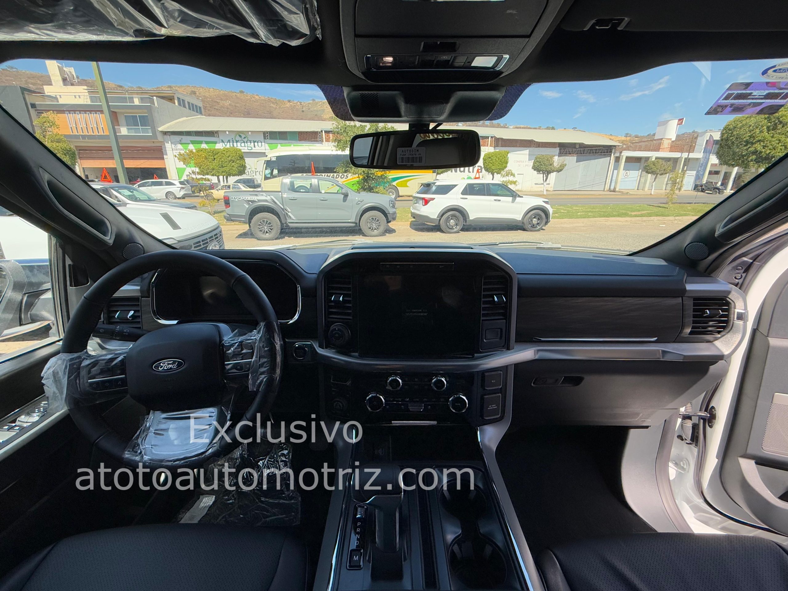 Ford Lobo 2025 Lariat Automático Blanco