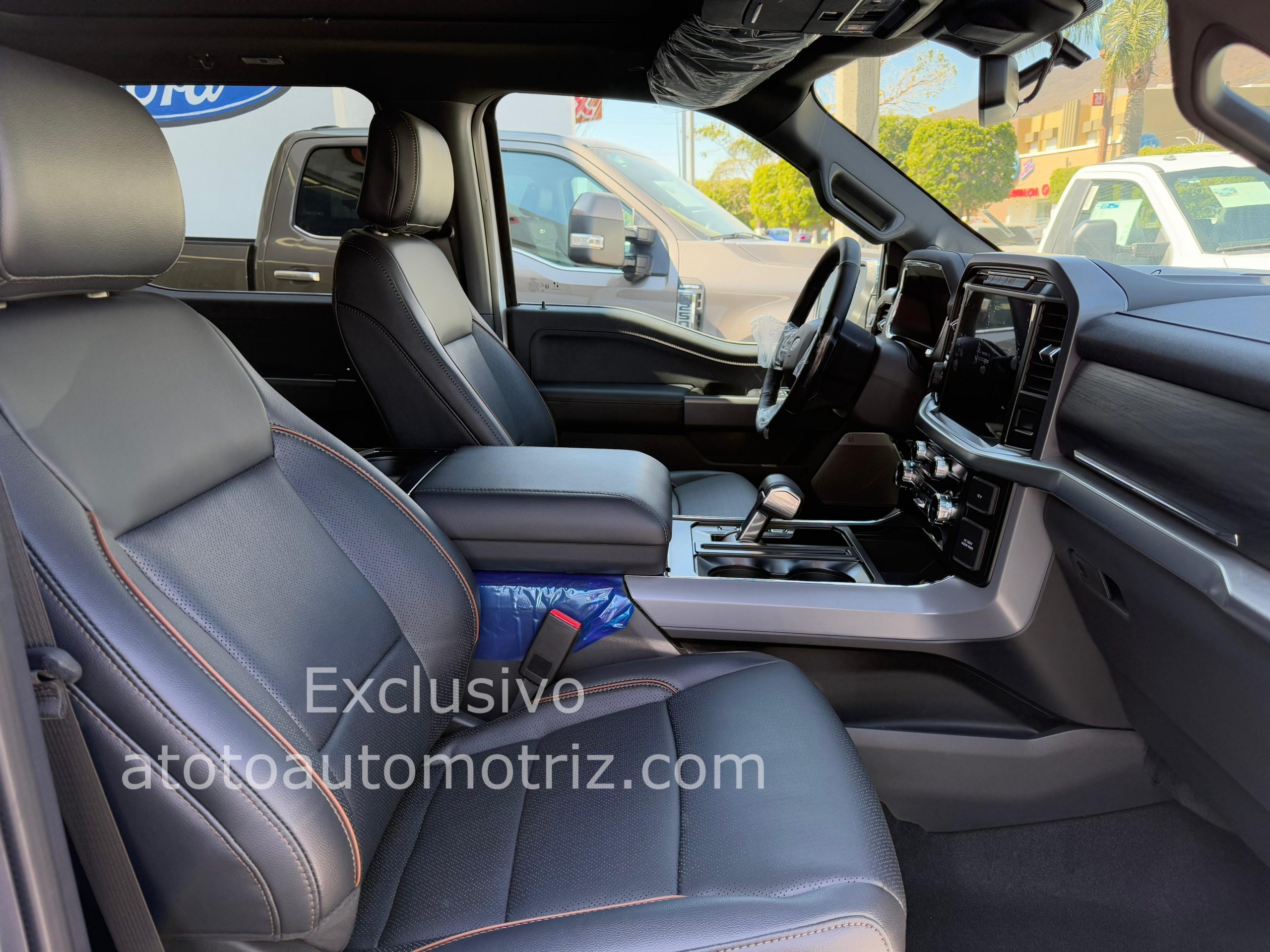 Ford Lobo 2025 Lariat Automático Blanco