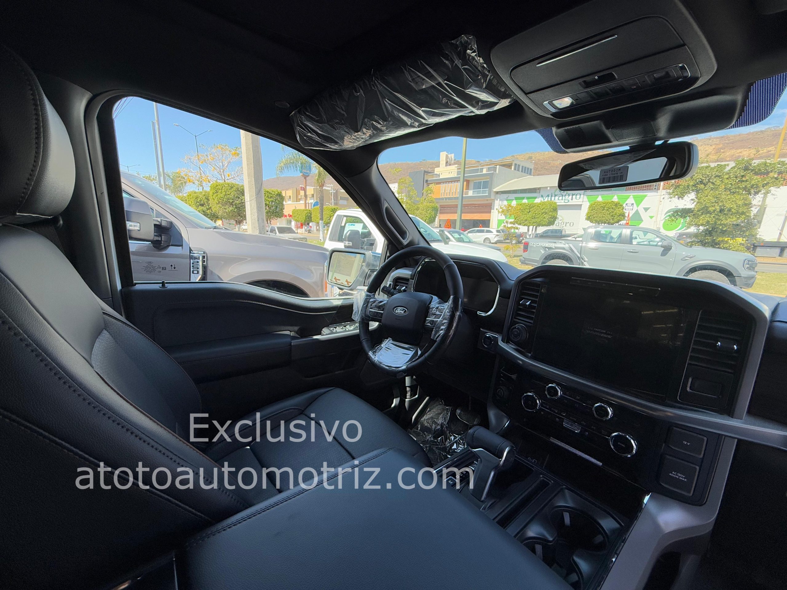 Ford Lobo 2025 Lariat Automático Blanco