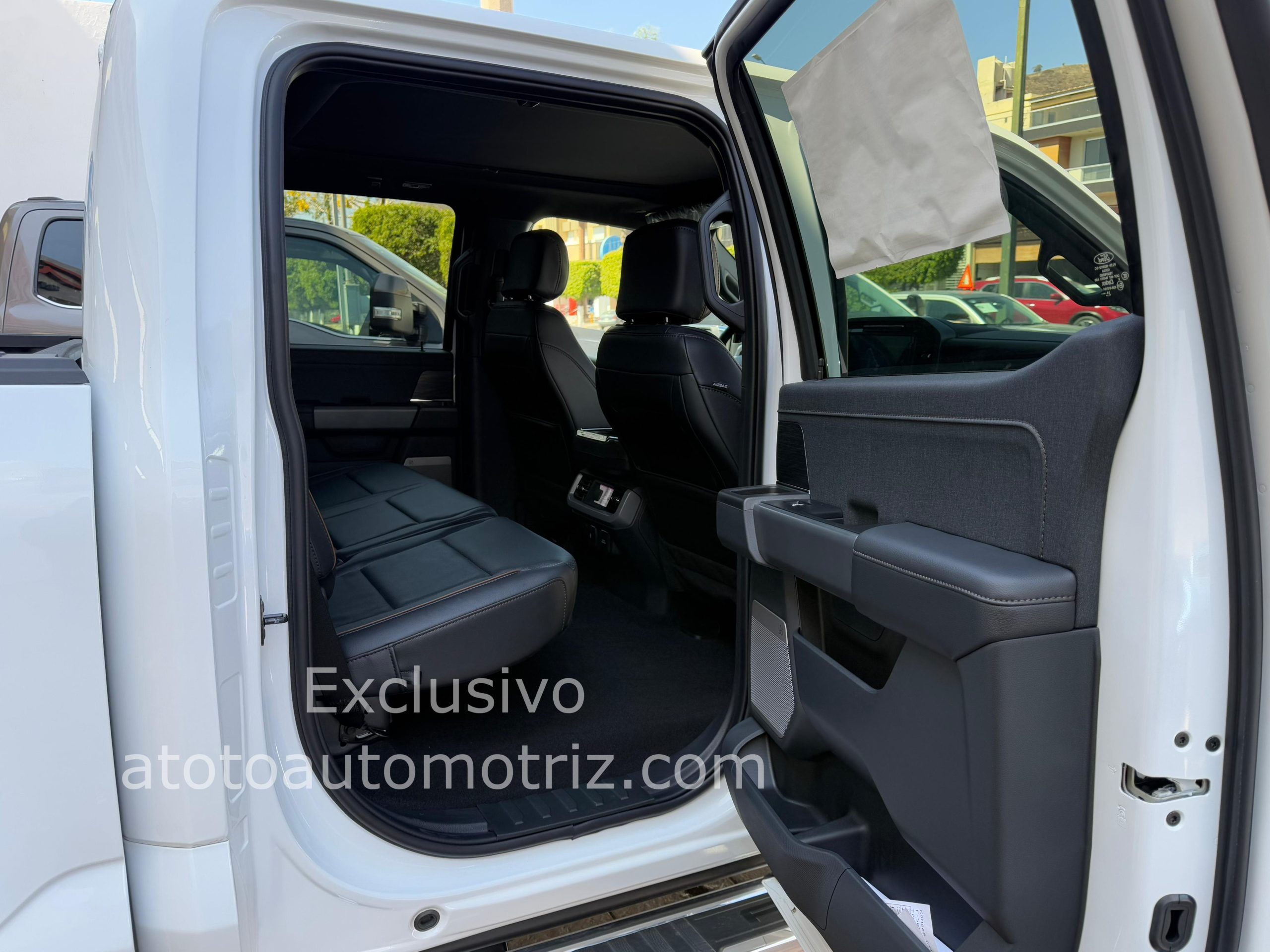 Ford Lobo 2025 Lariat Automático Blanco