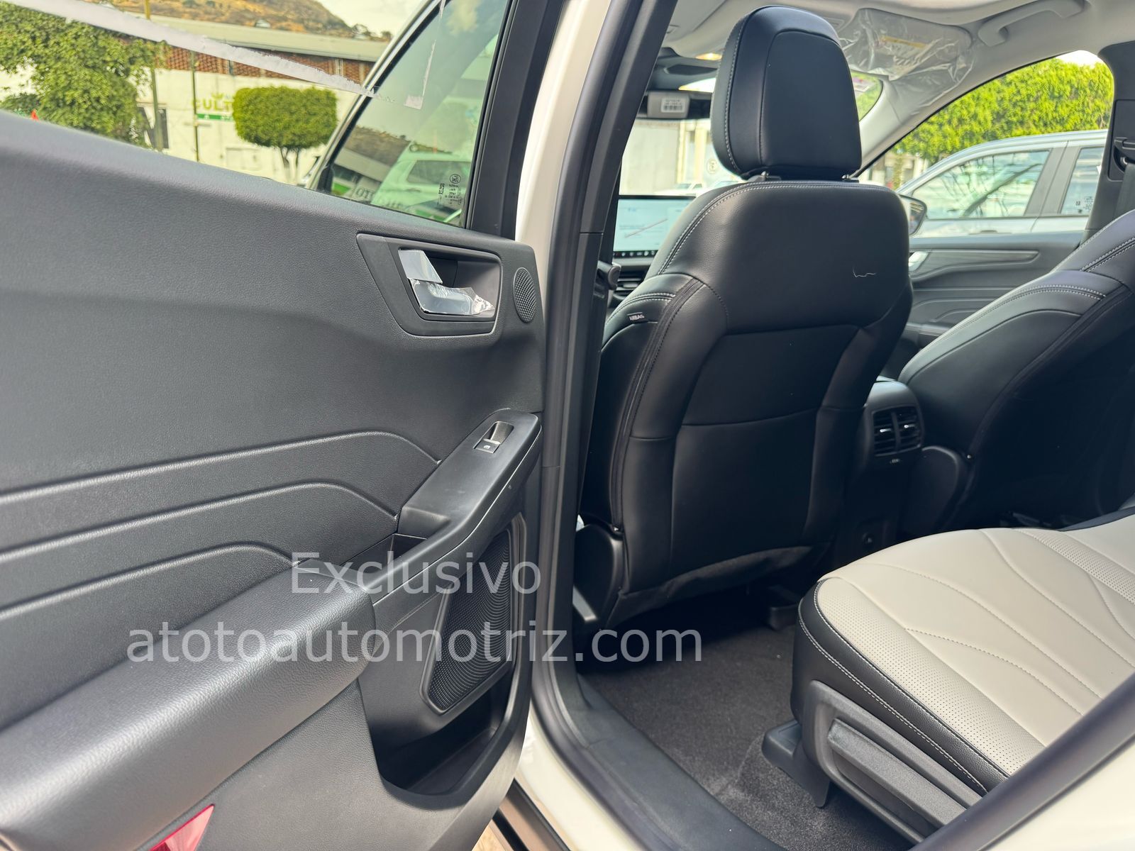 Ford Escape 2025 Platinum Automático Plata