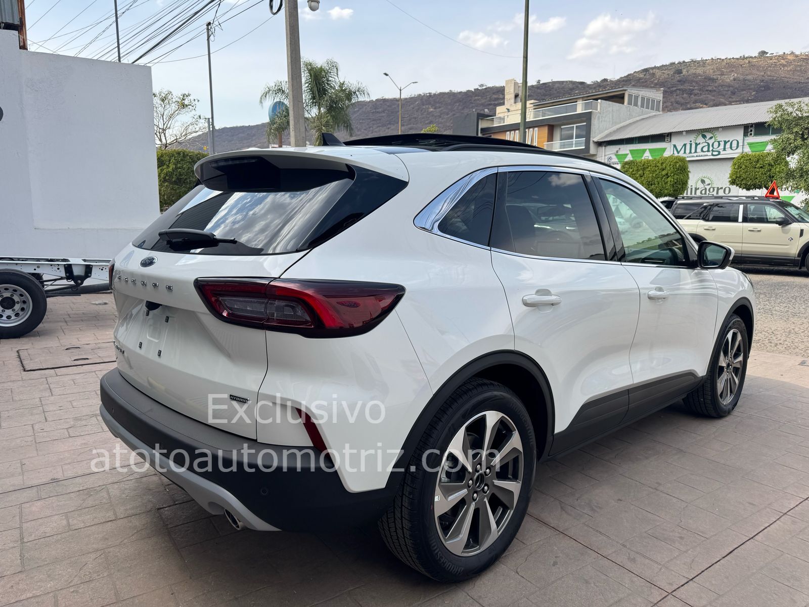 Ford Escape 2025 Platinum Automático Plata