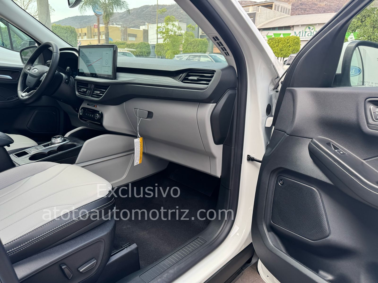 Ford Escape 2025 Platinum Automático Plata