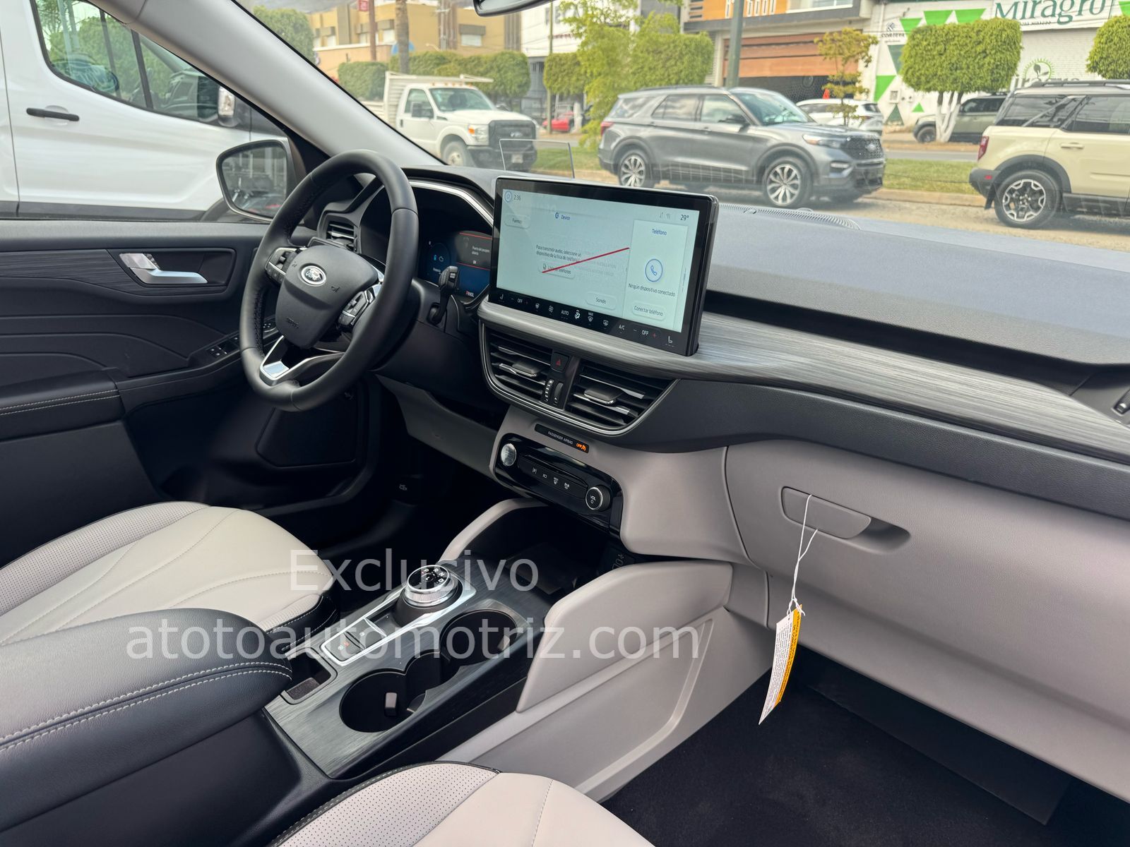Ford Escape 2025 Platinum Automático Plata